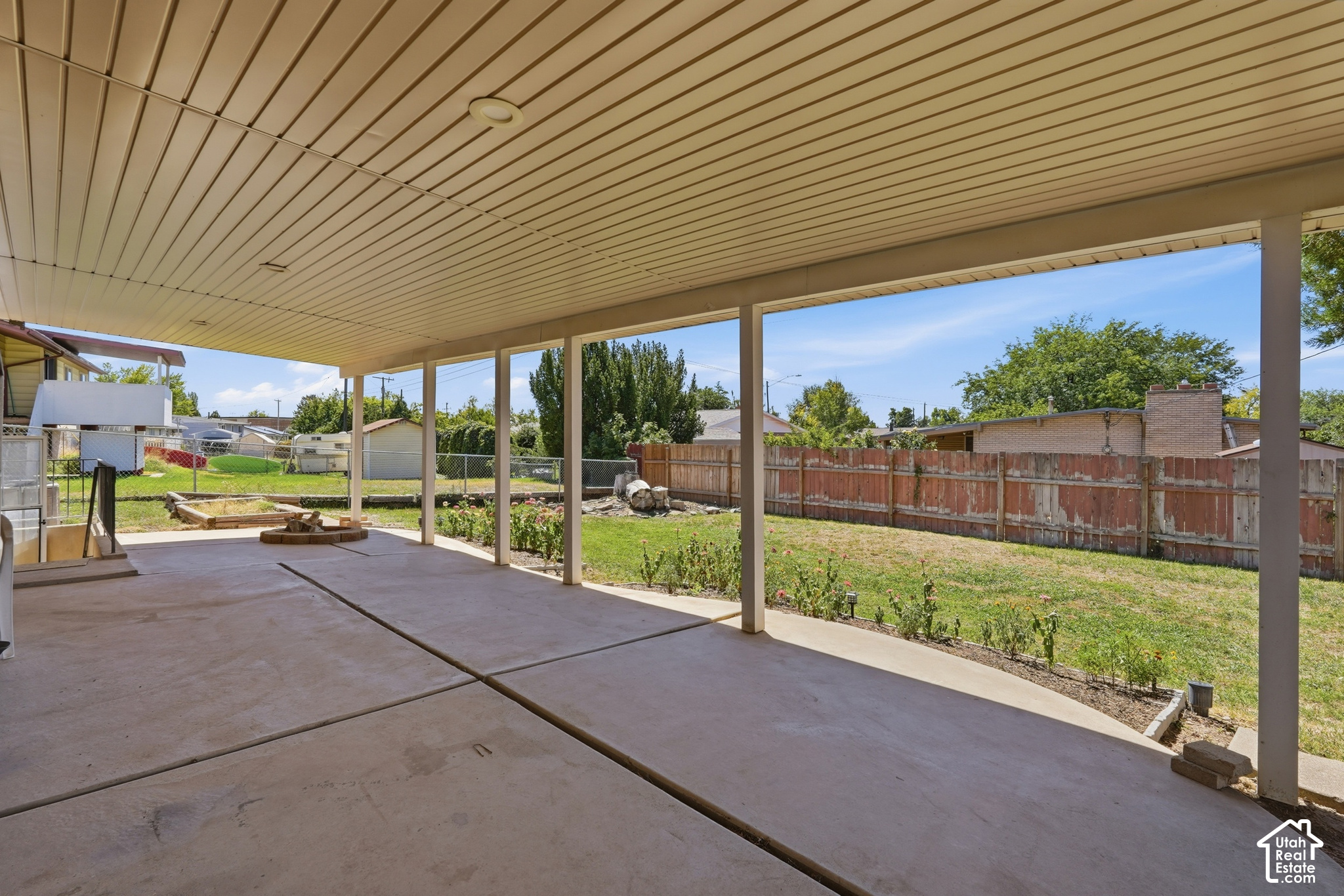main property photo 25