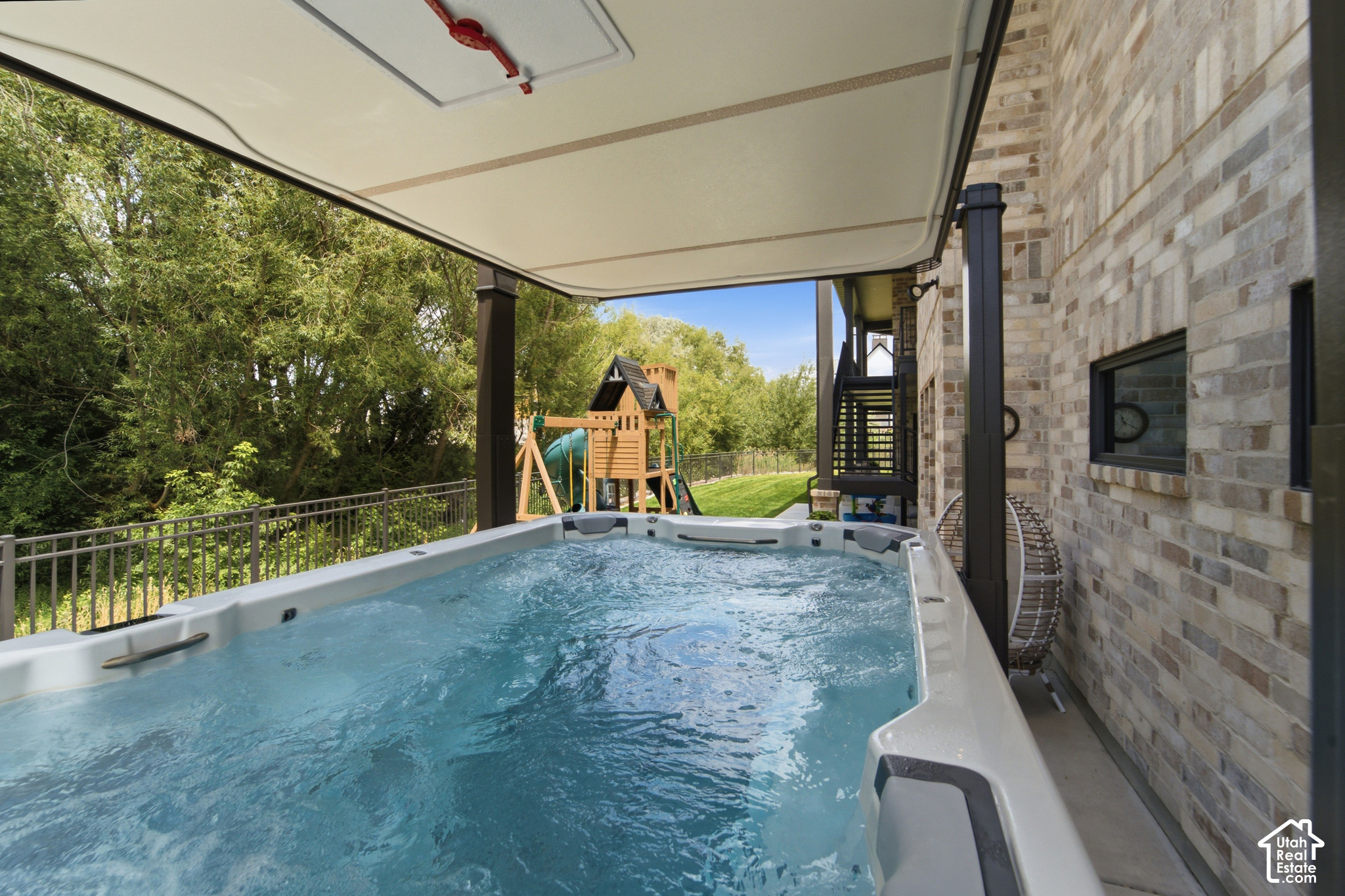 main property photo 5