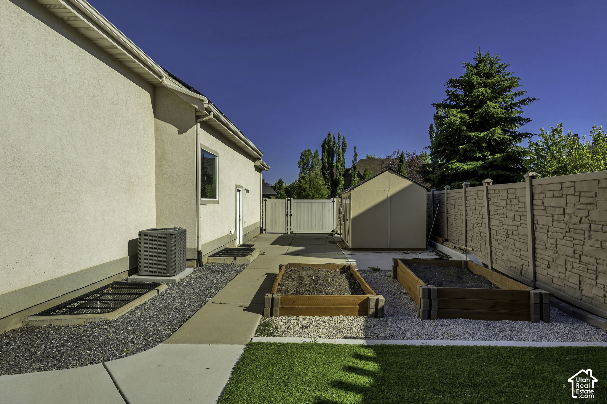 main property photo 43