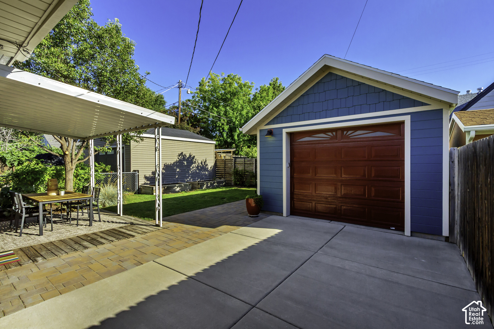 main property photo 23