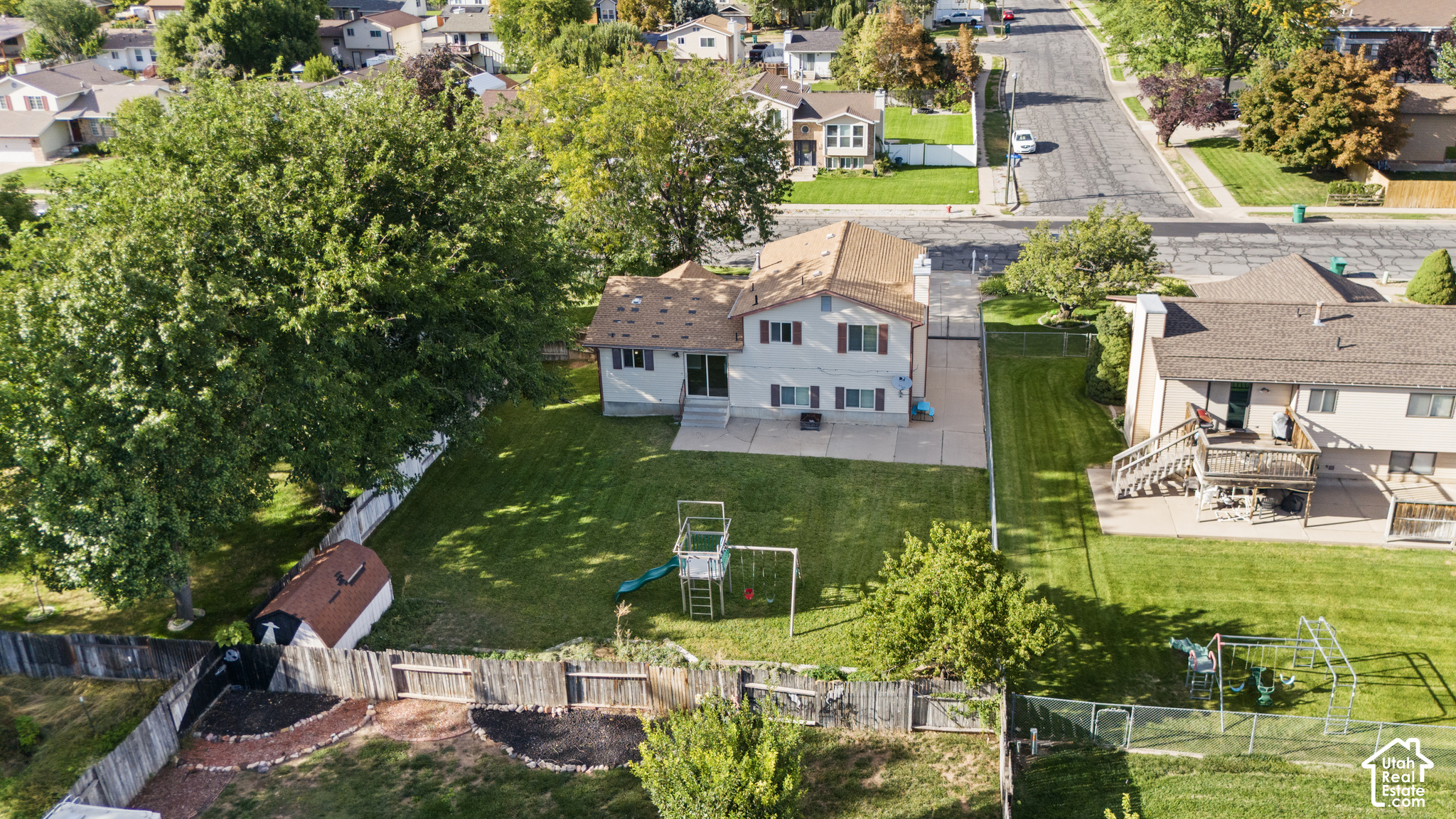 main property photo 17