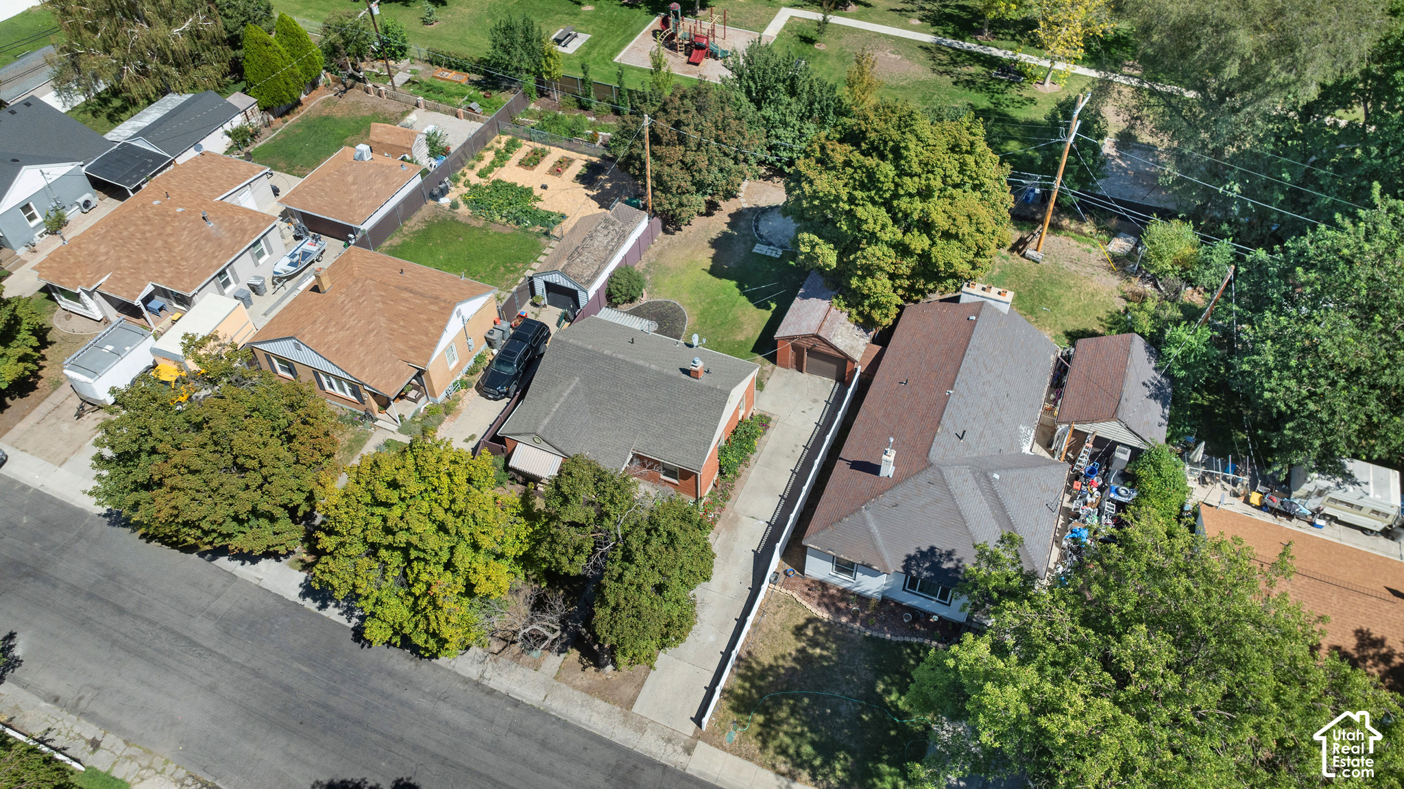 main property photo 34