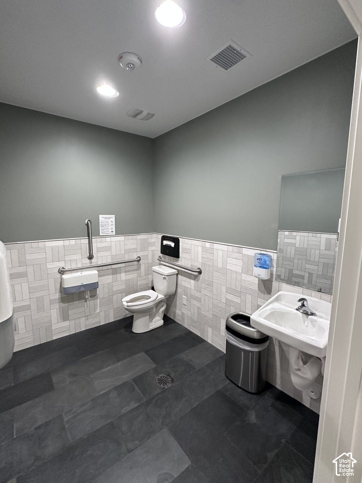 main property photo 20