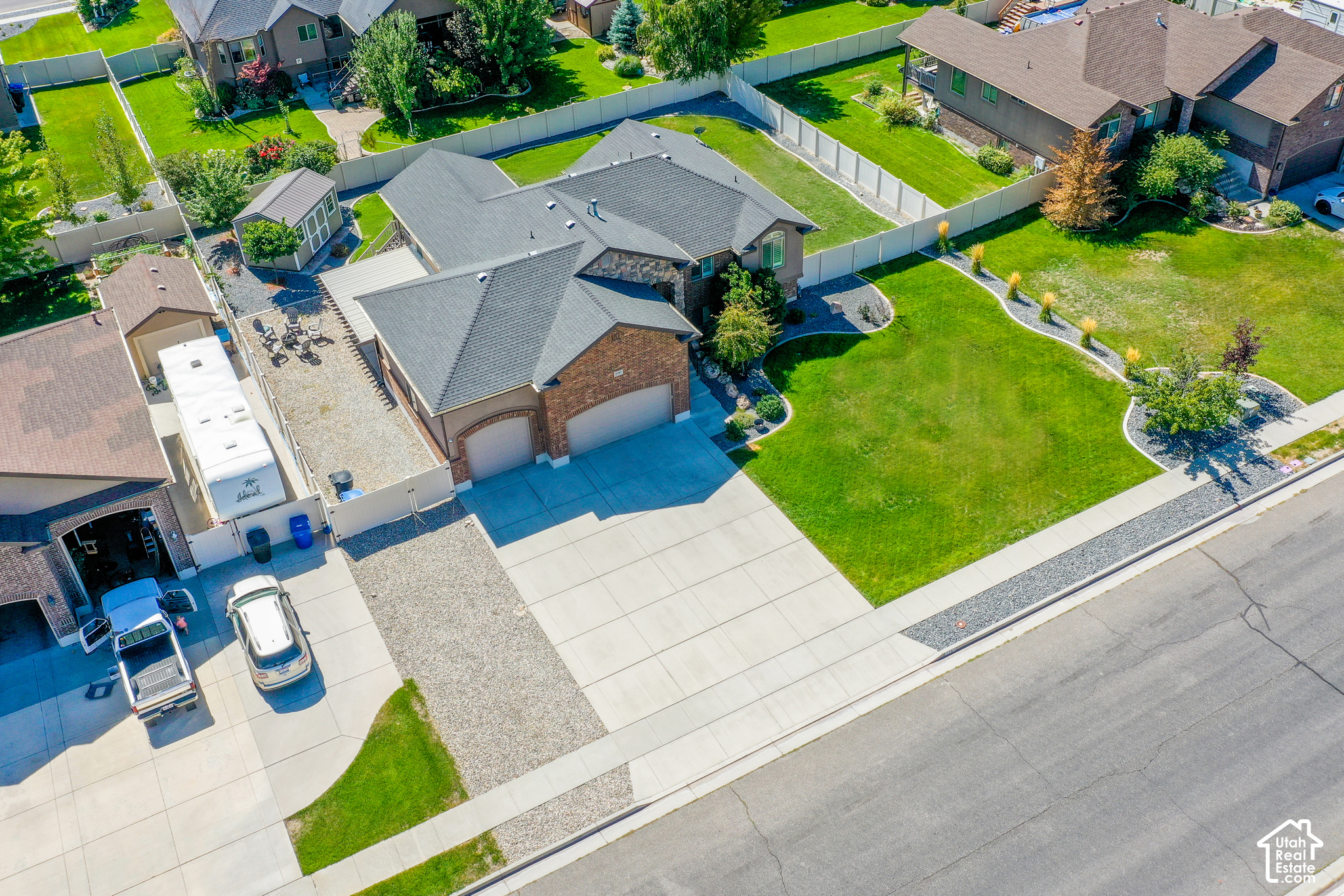 main property photo 32