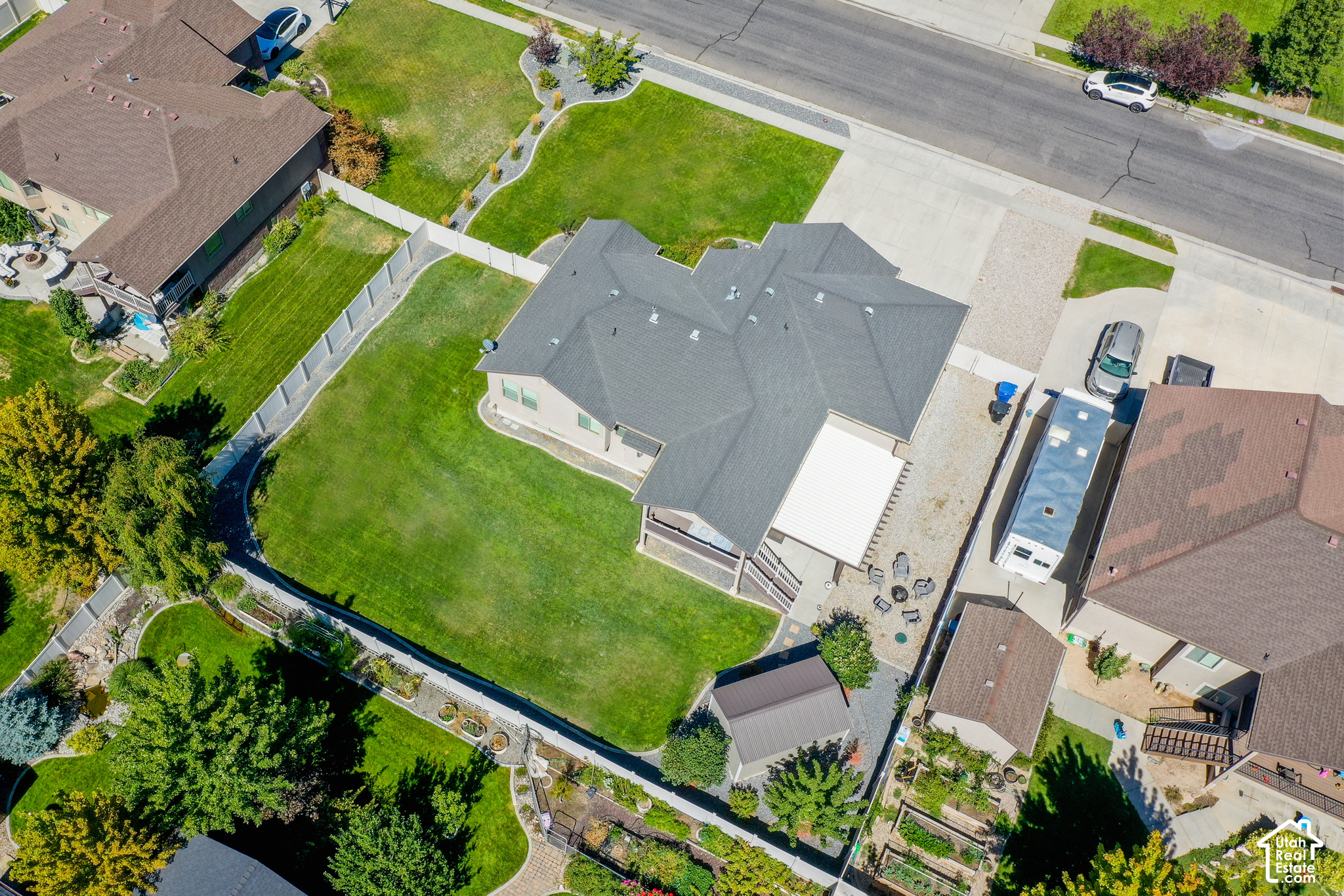 main property photo 34