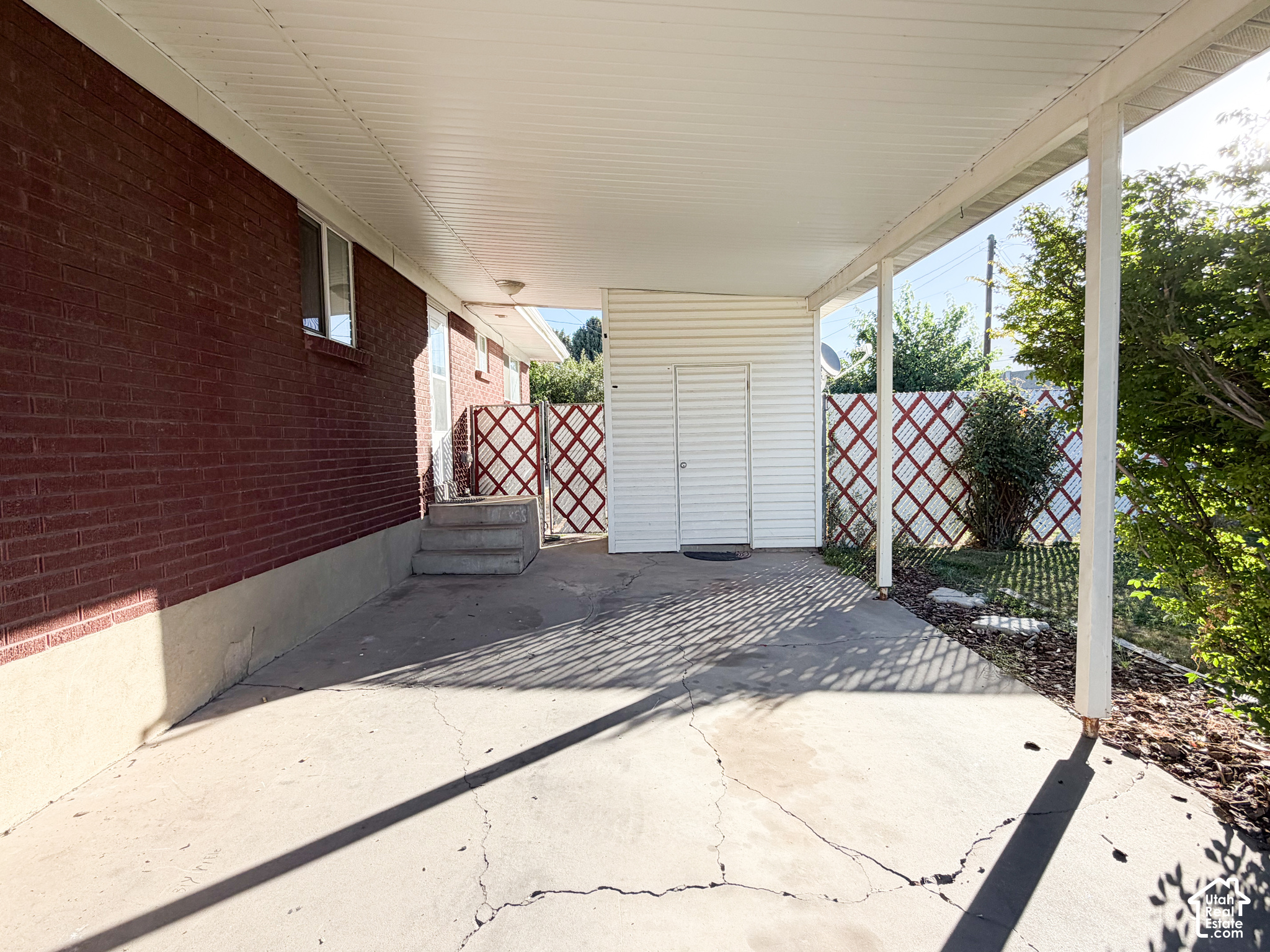 main property photo 30