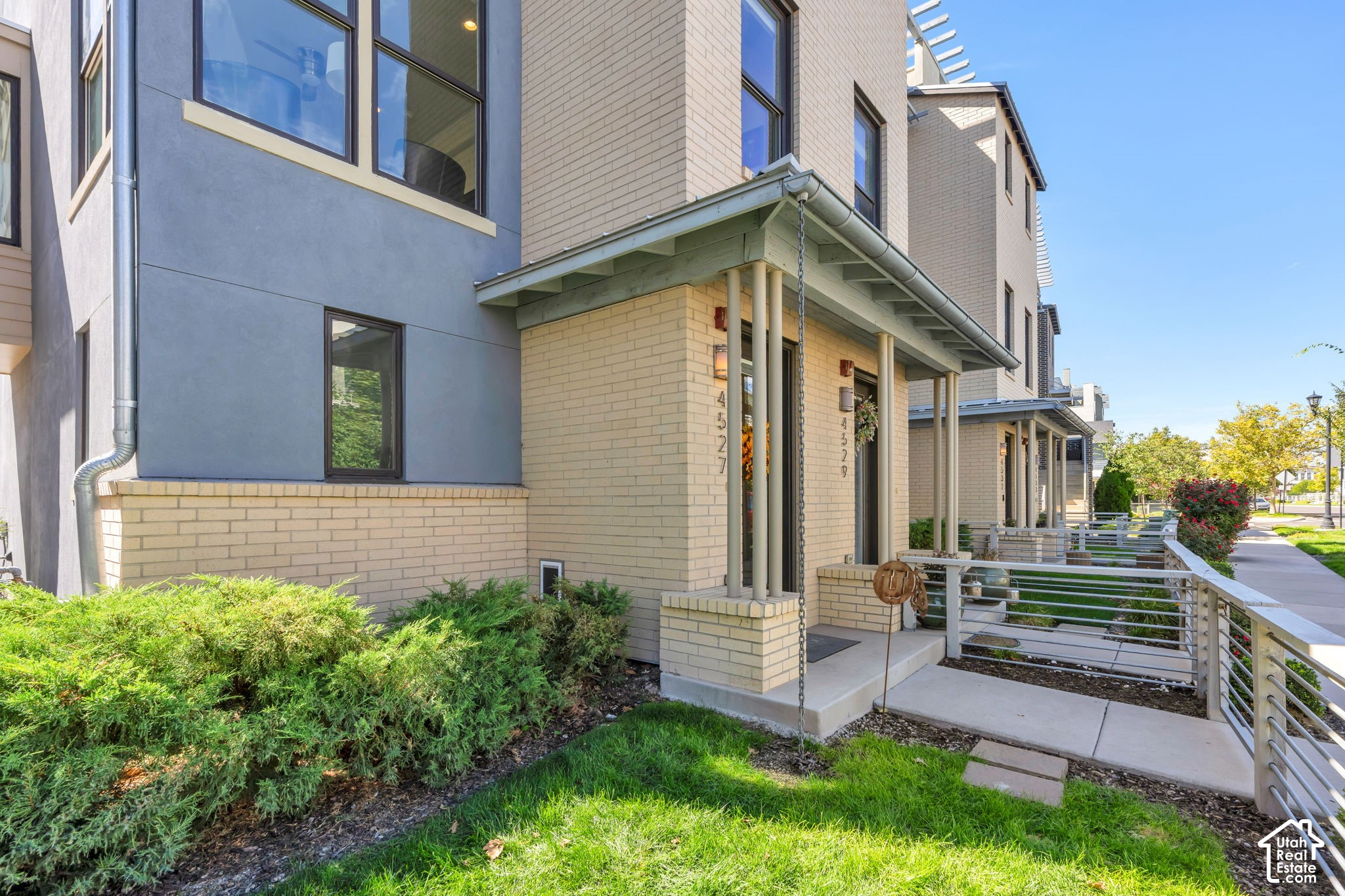 main property photo 32