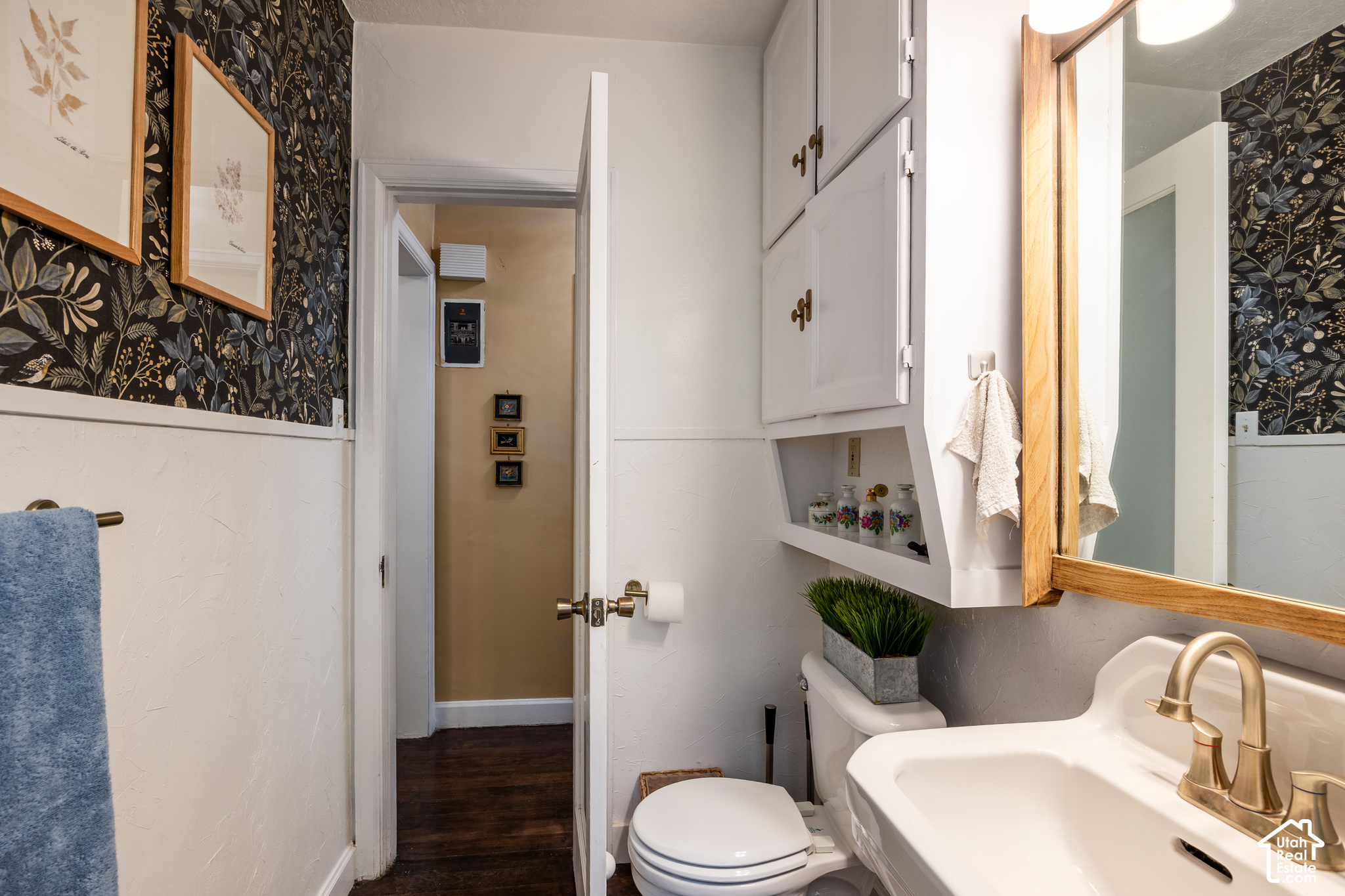 main property photo 8