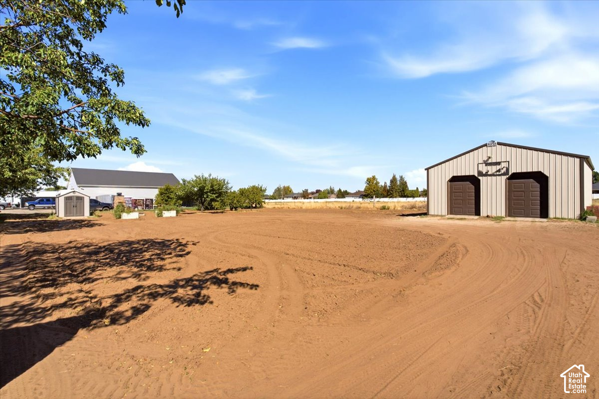 main property photo 22