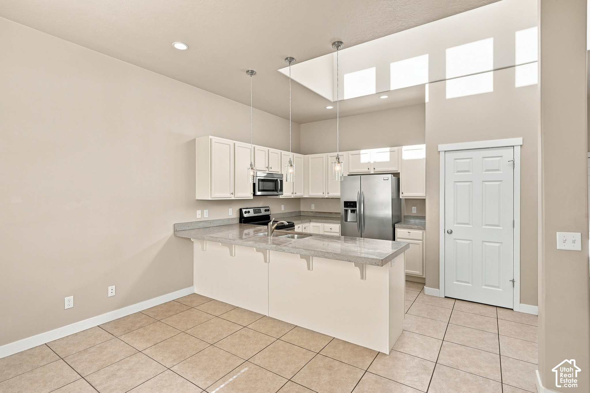 main property photo 8