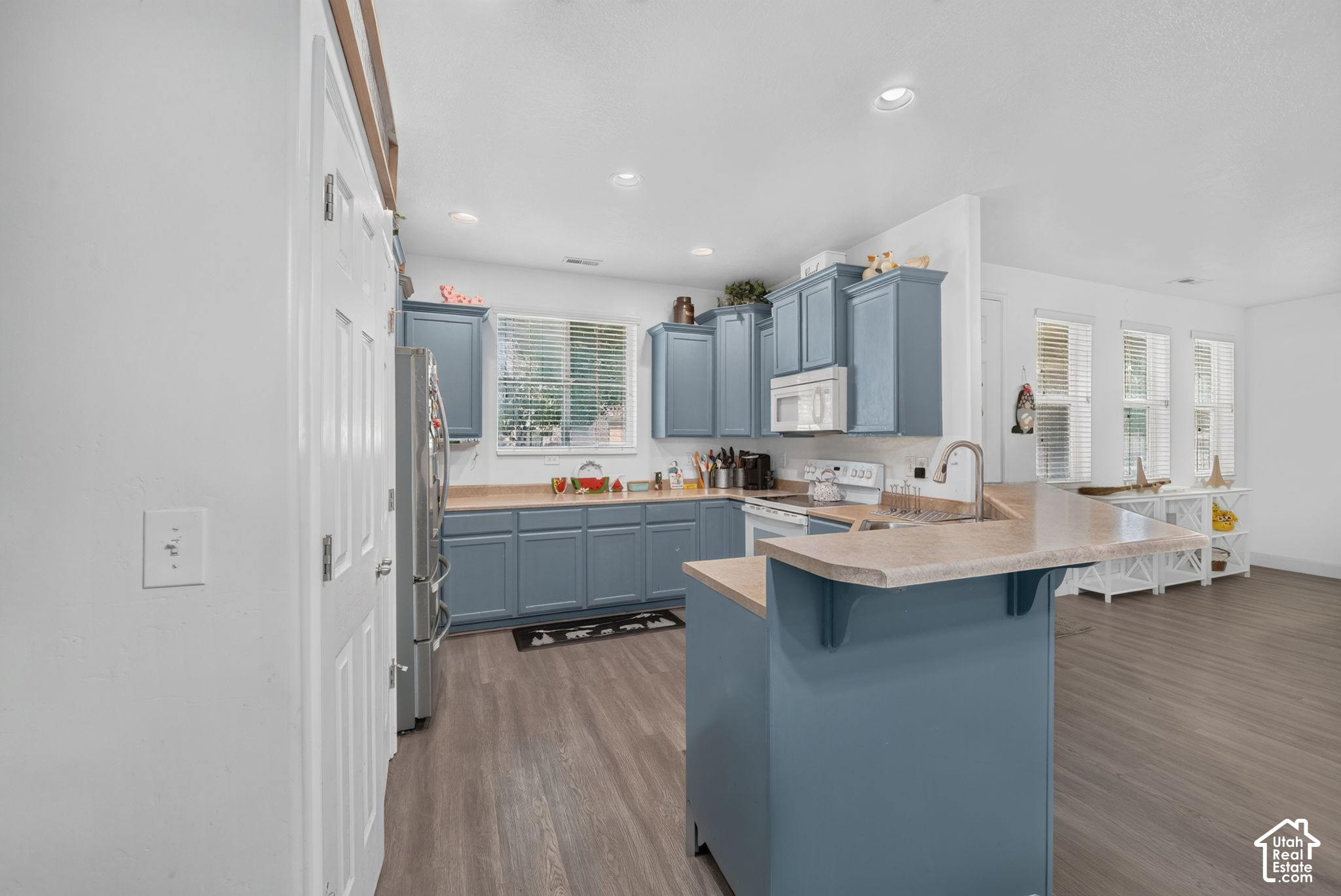 main property photo 8