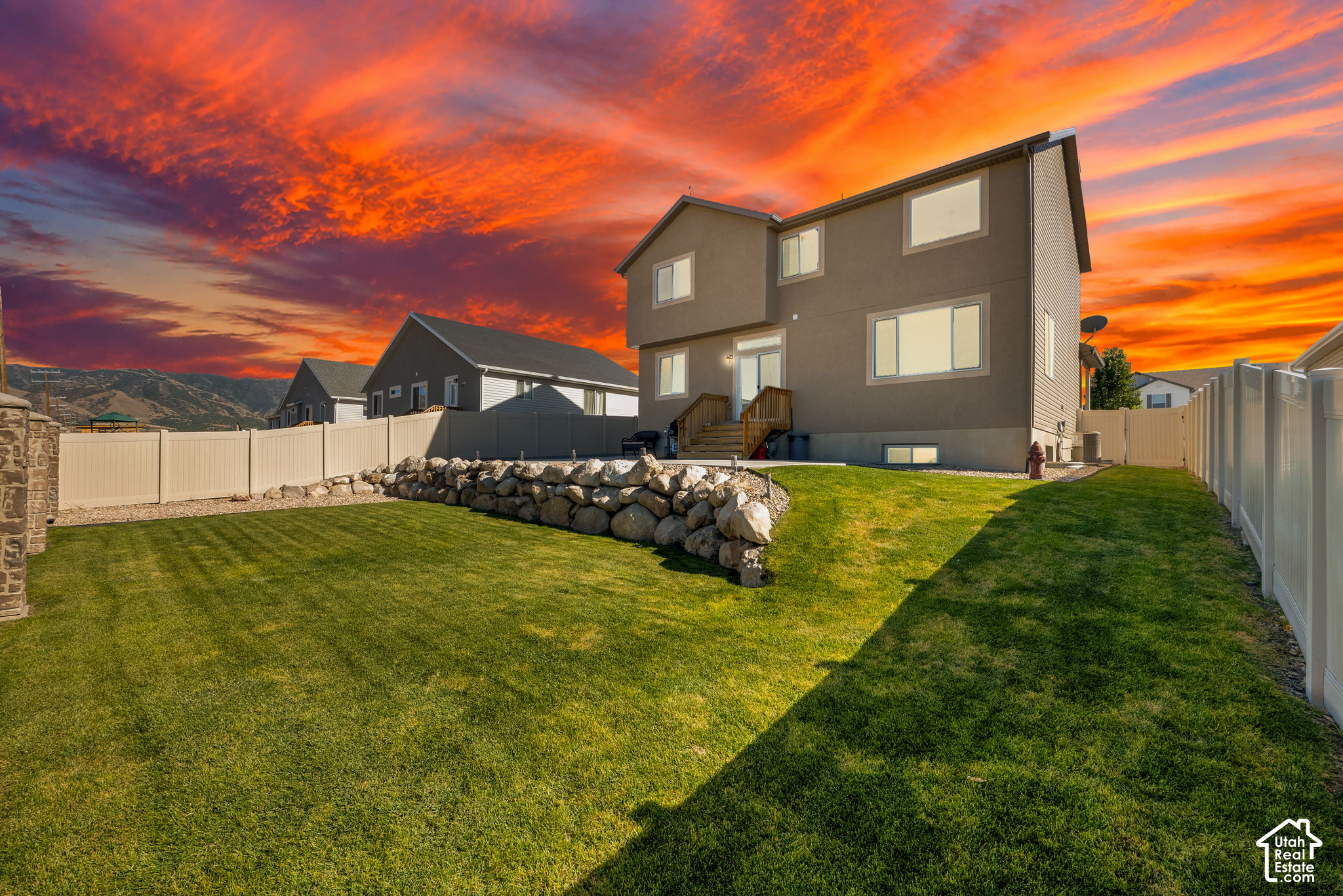 main property photo 6