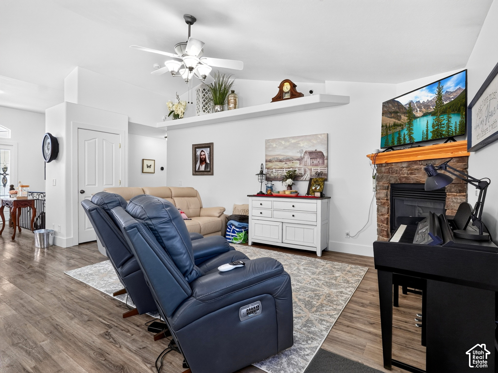 main property photo 14