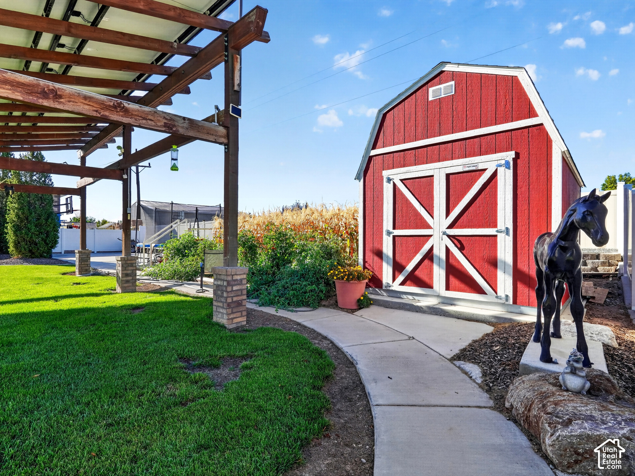 main property photo 37