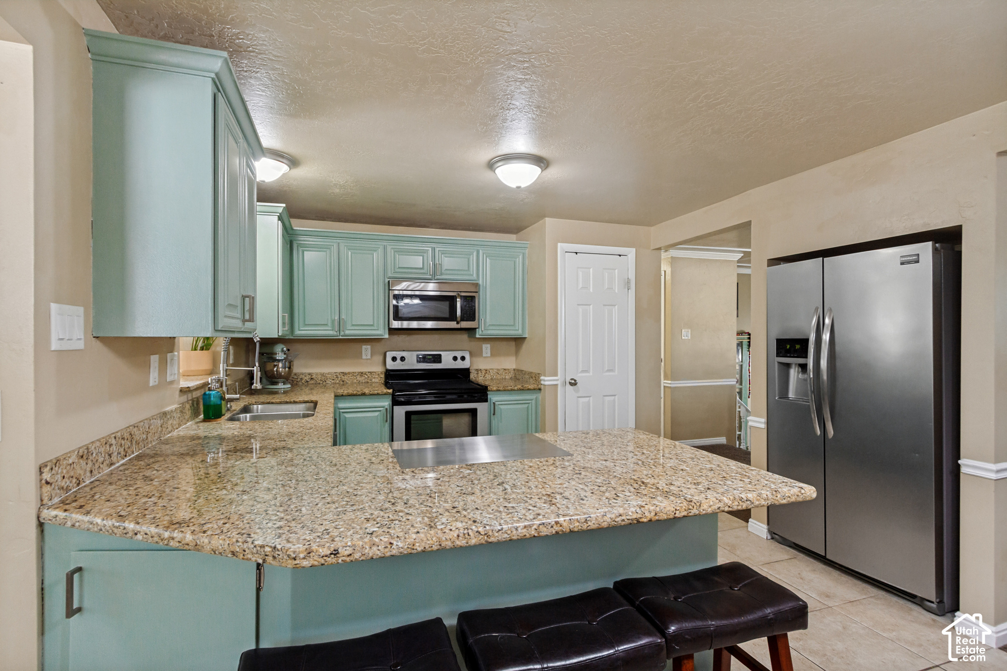 main property photo 13