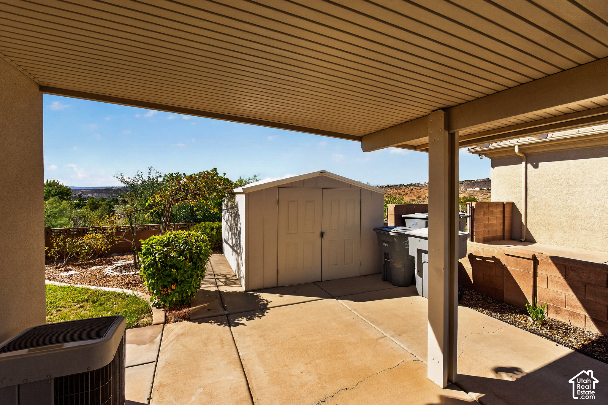 main property photo 25