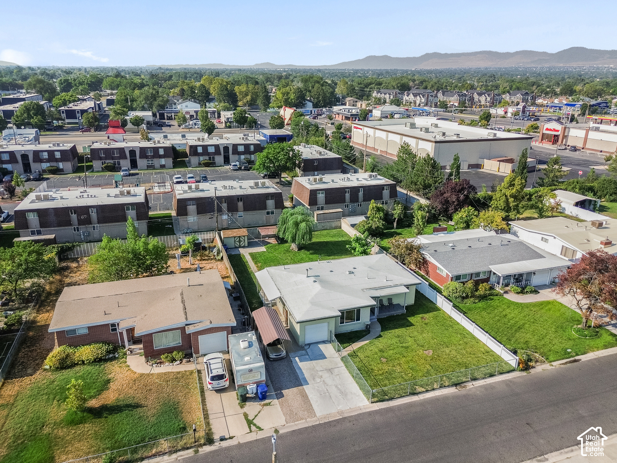 main property photo 30