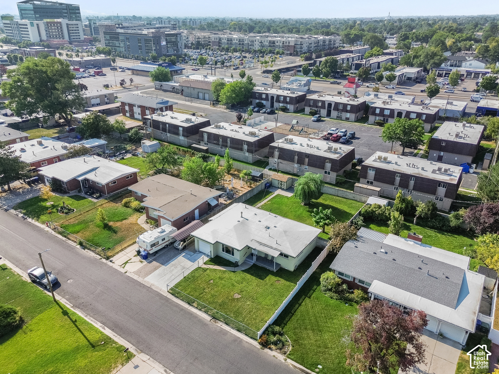 main property photo 32