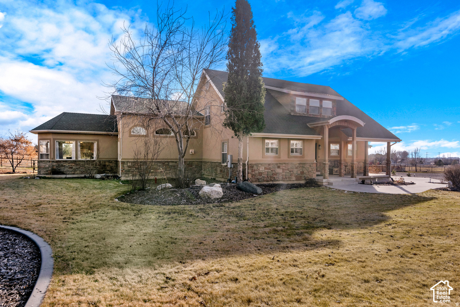 main property photo 11