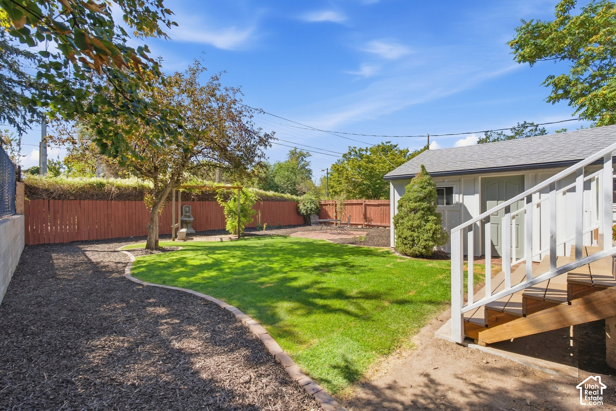 main property photo 28