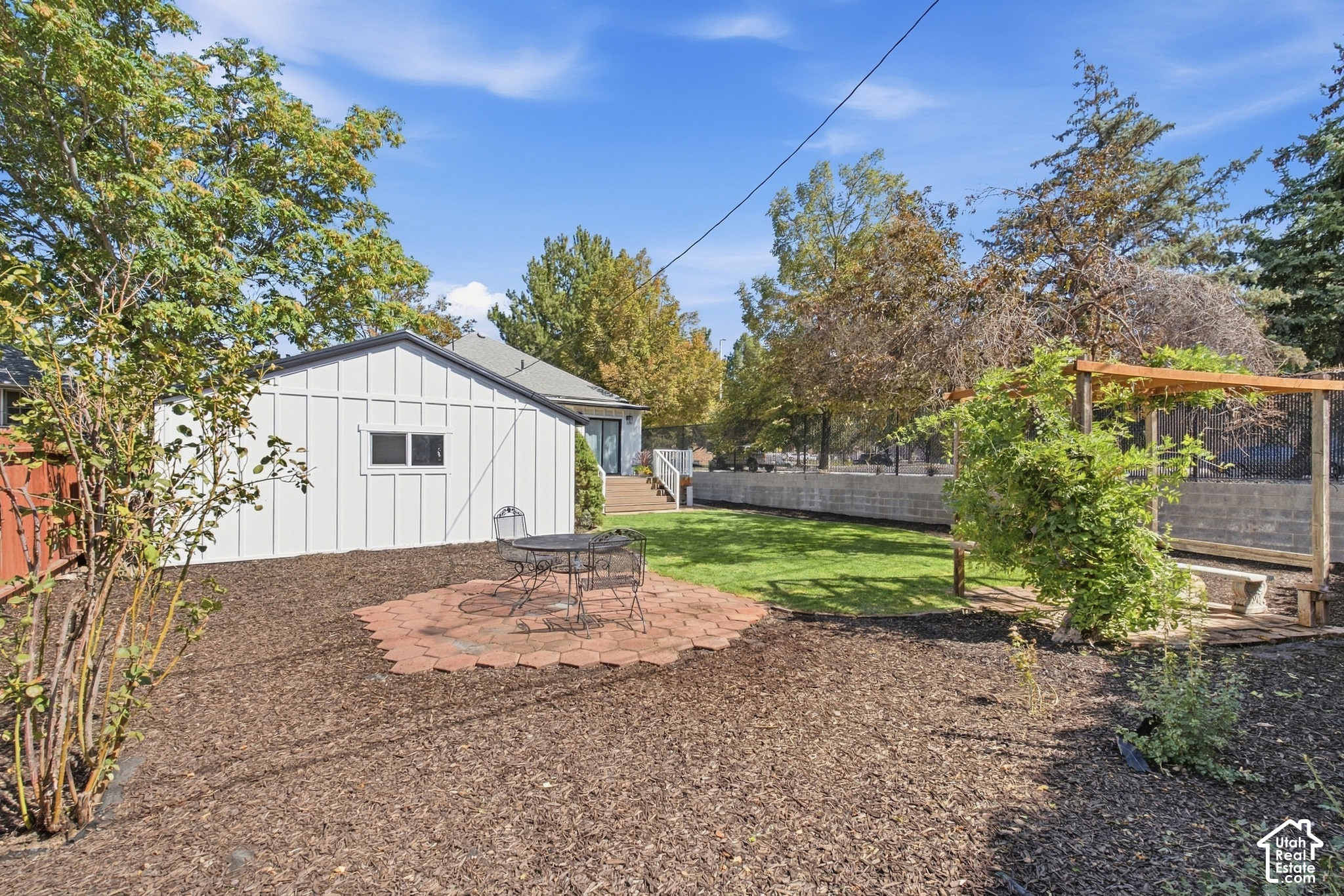 main property photo 30