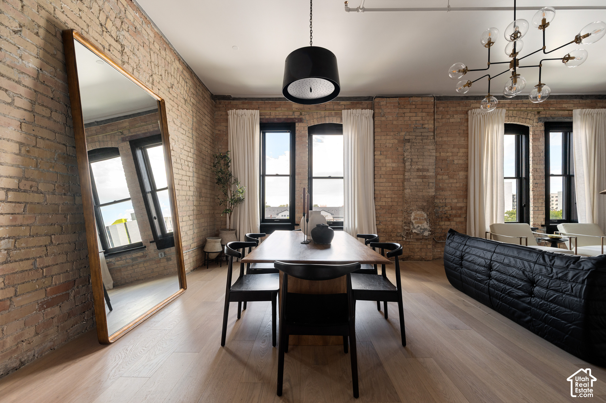 property viewer photo 13