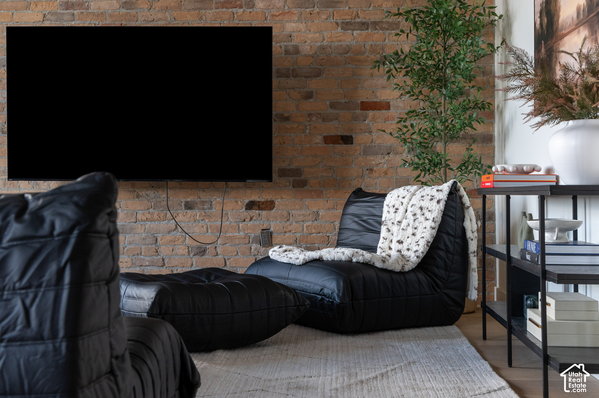 property viewer photo 27