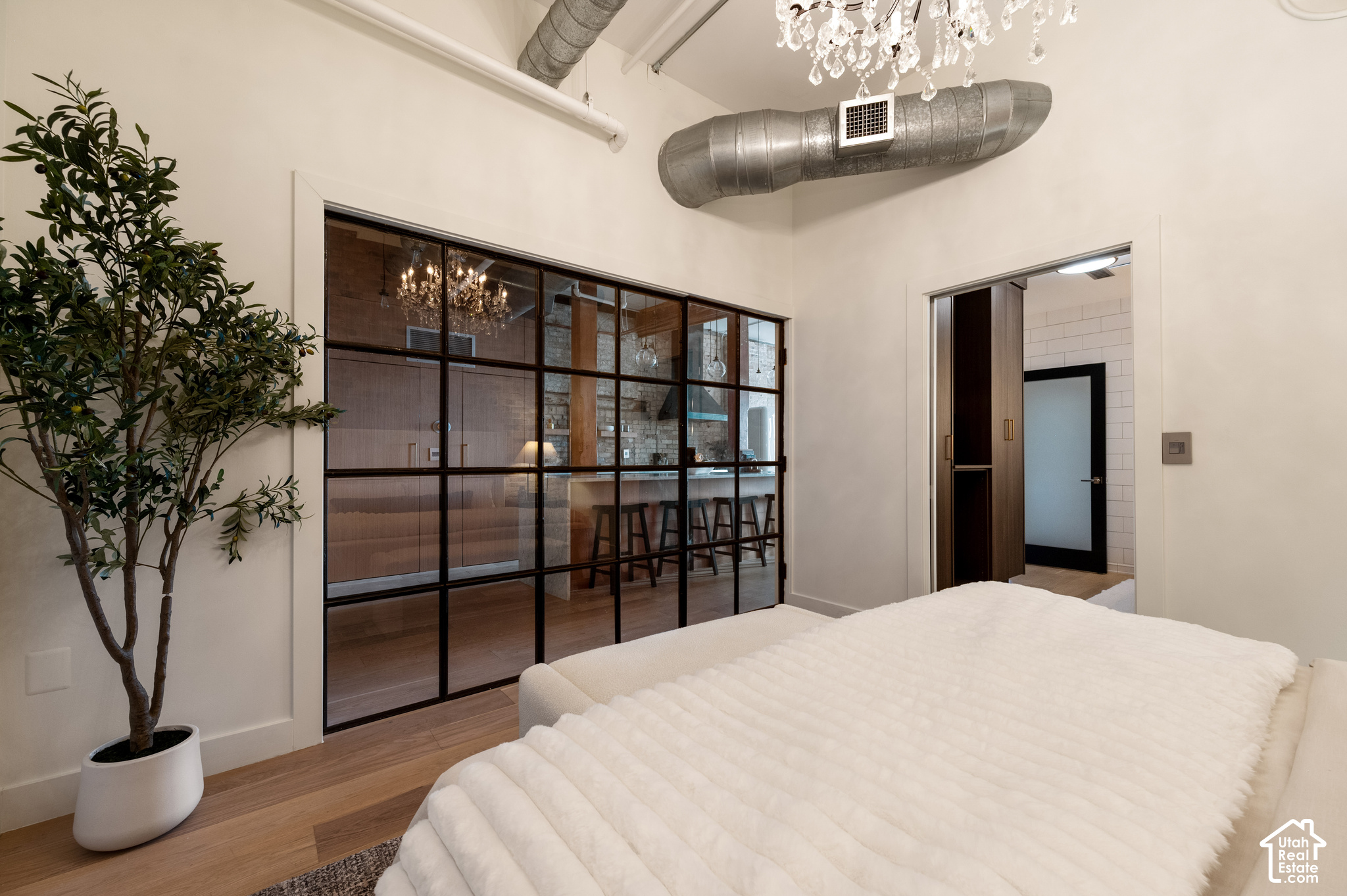 property viewer photo 8