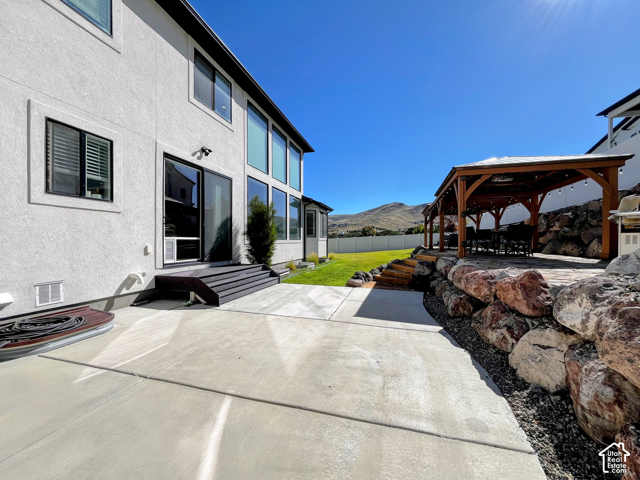main property photo 45