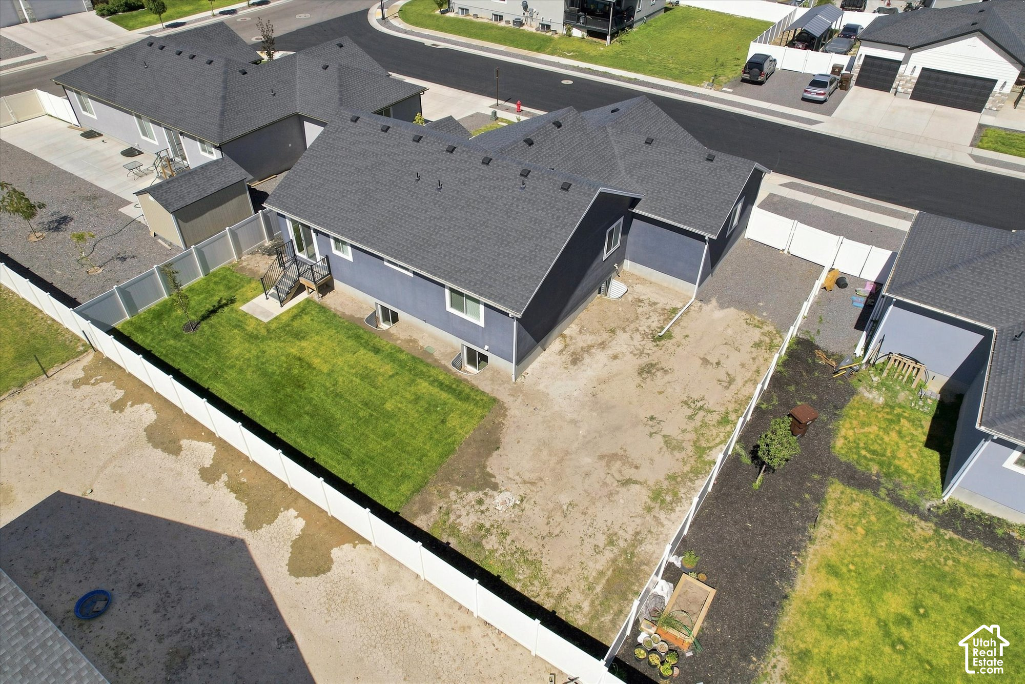 main property photo 37