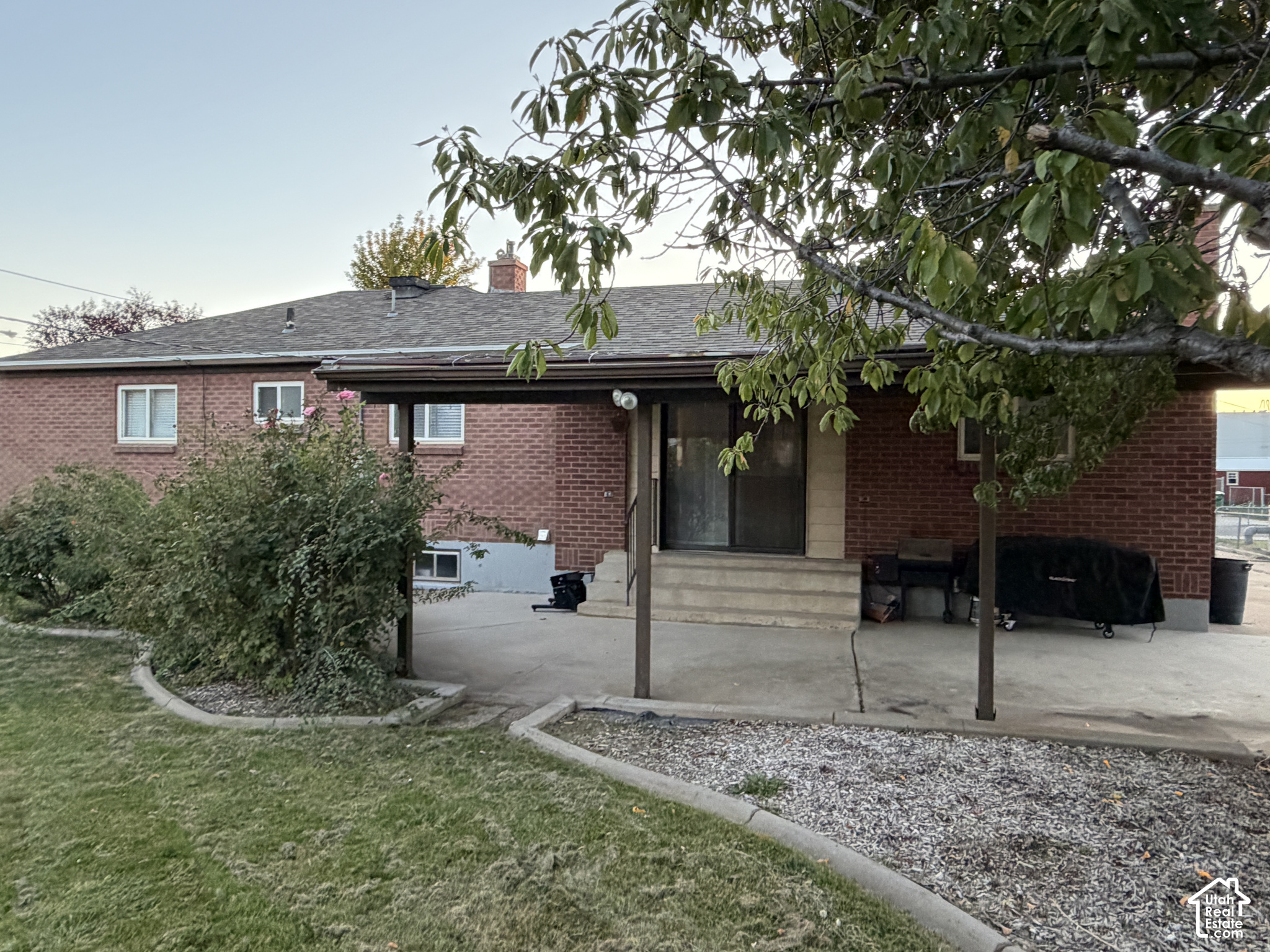 main property photo 10