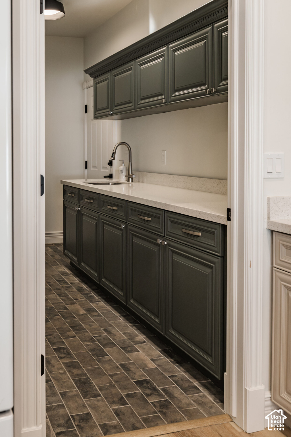 property viewer photo 10