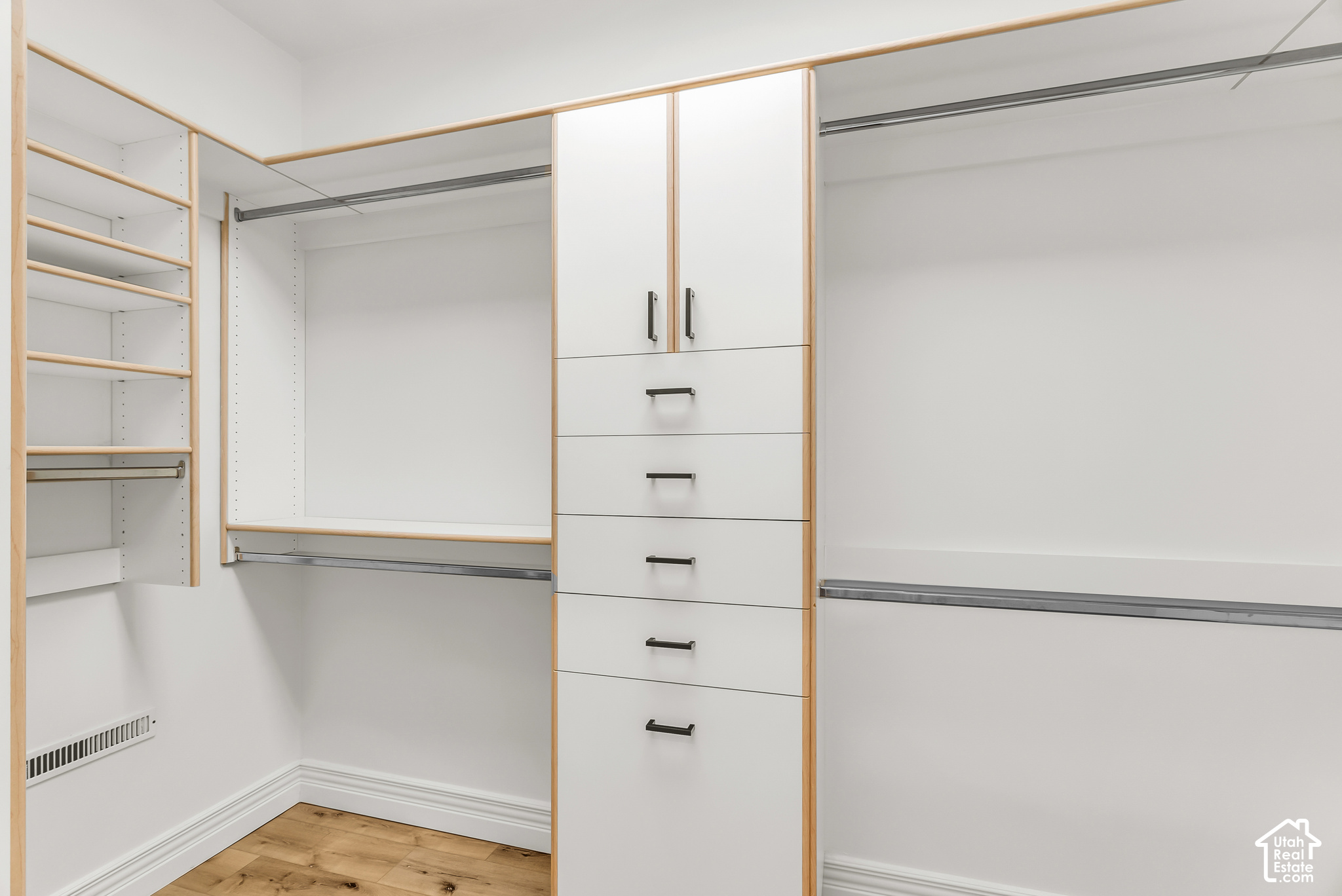 property viewer photo 26