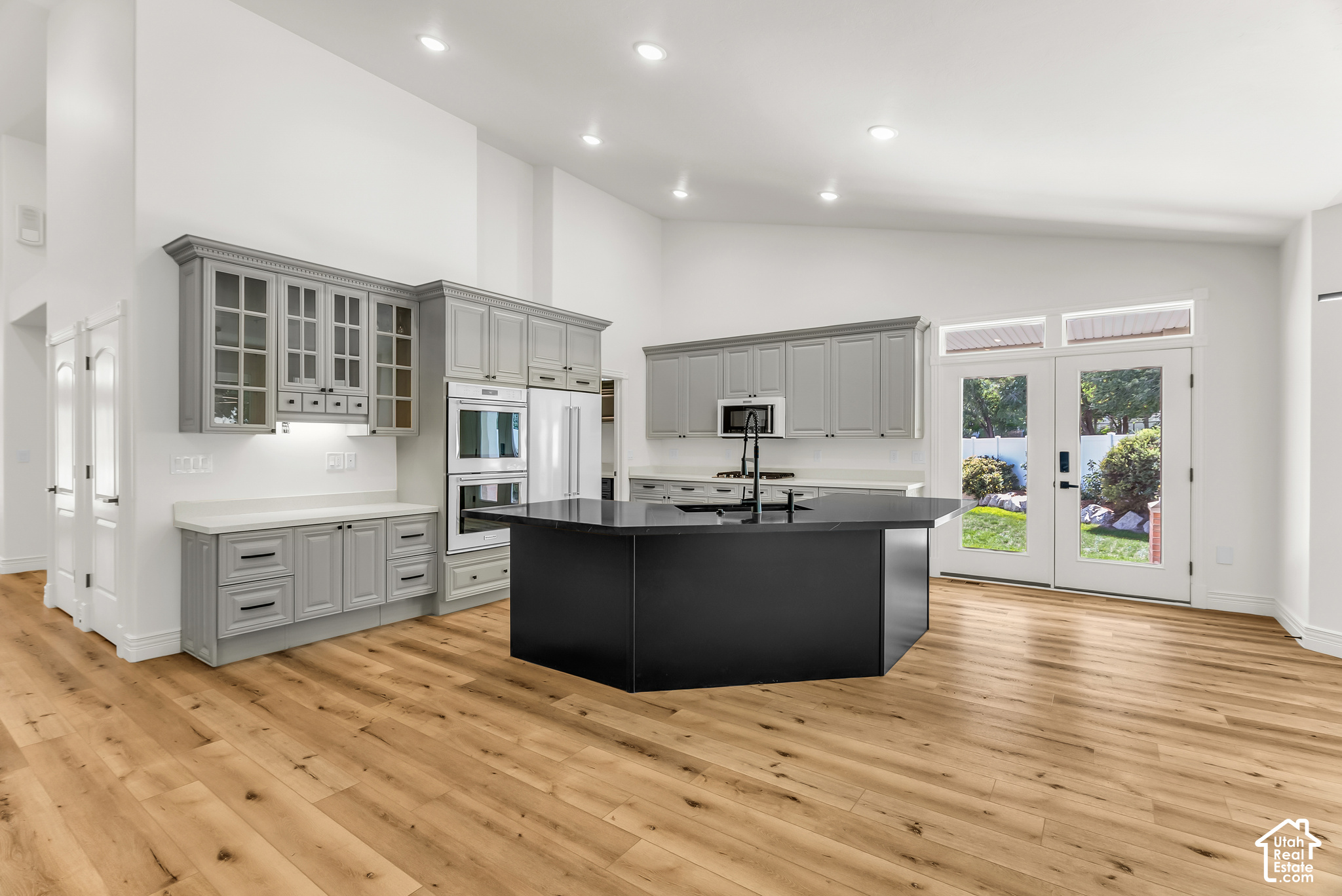 property viewer photo 32