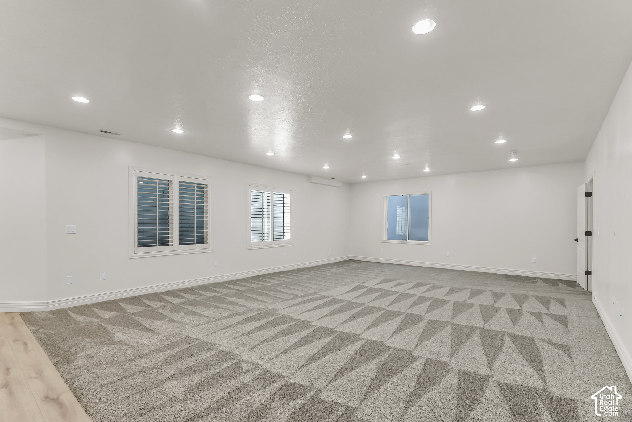 property viewer photo 43