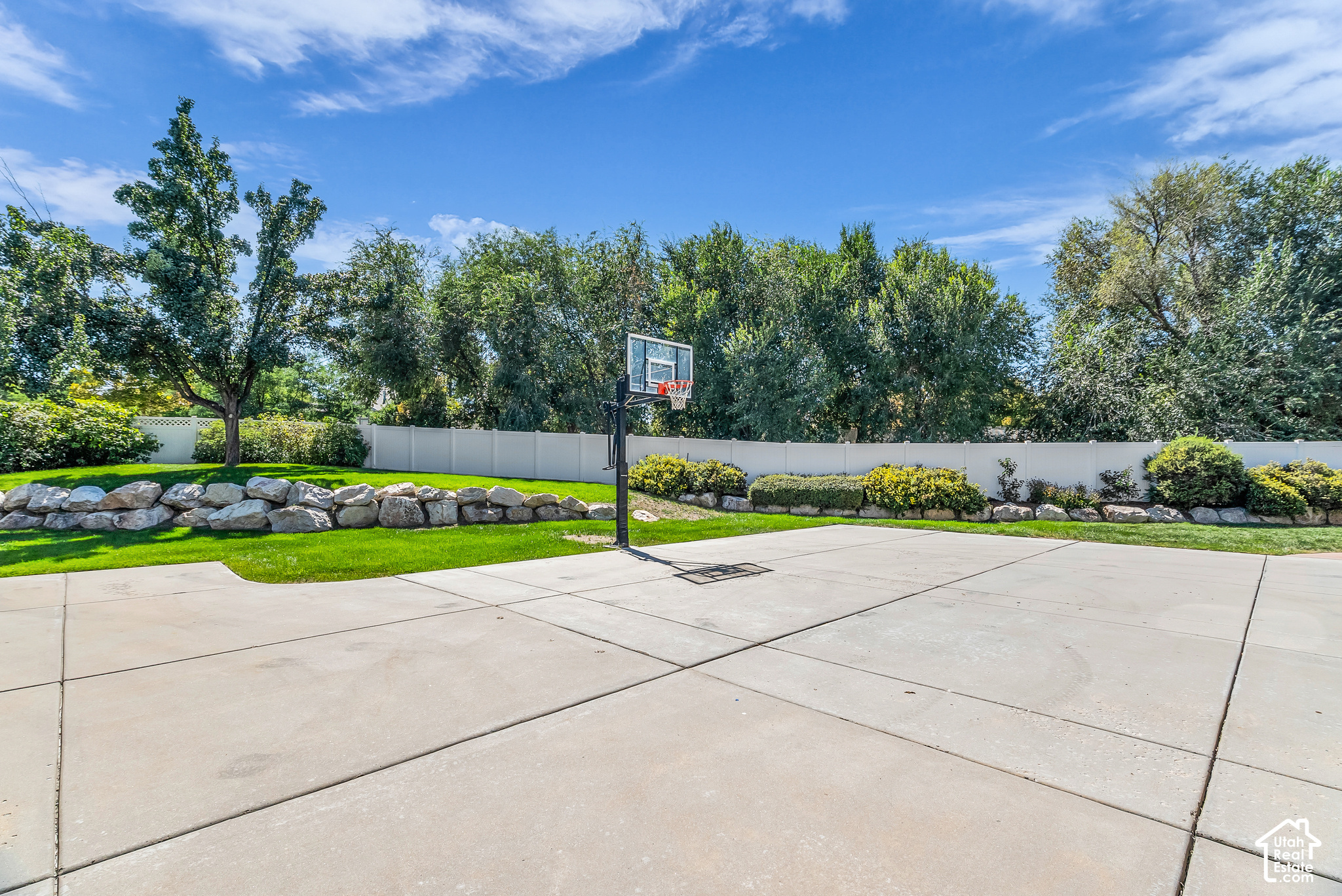 property viewer photo 49