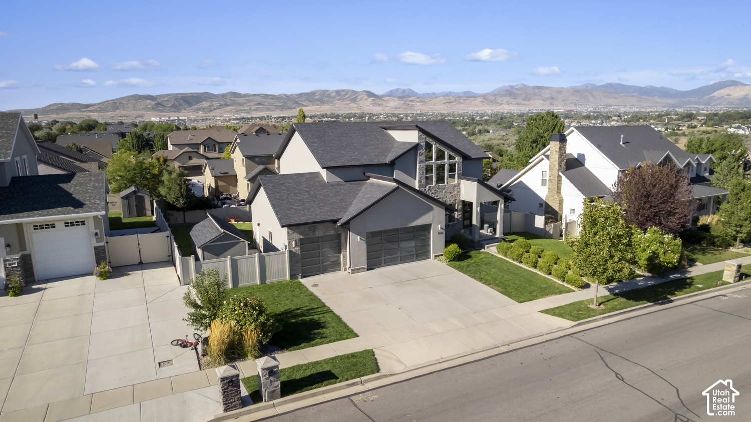 main property photo 5