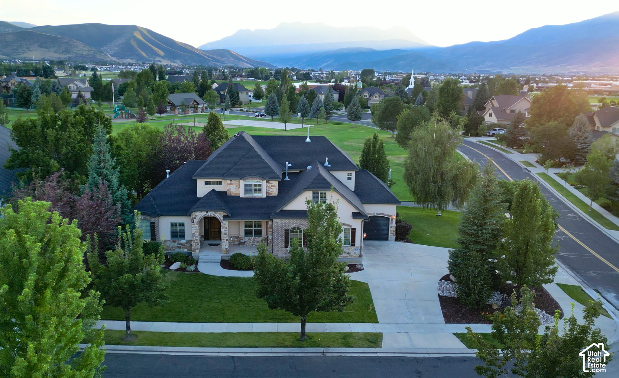 main property photo 32