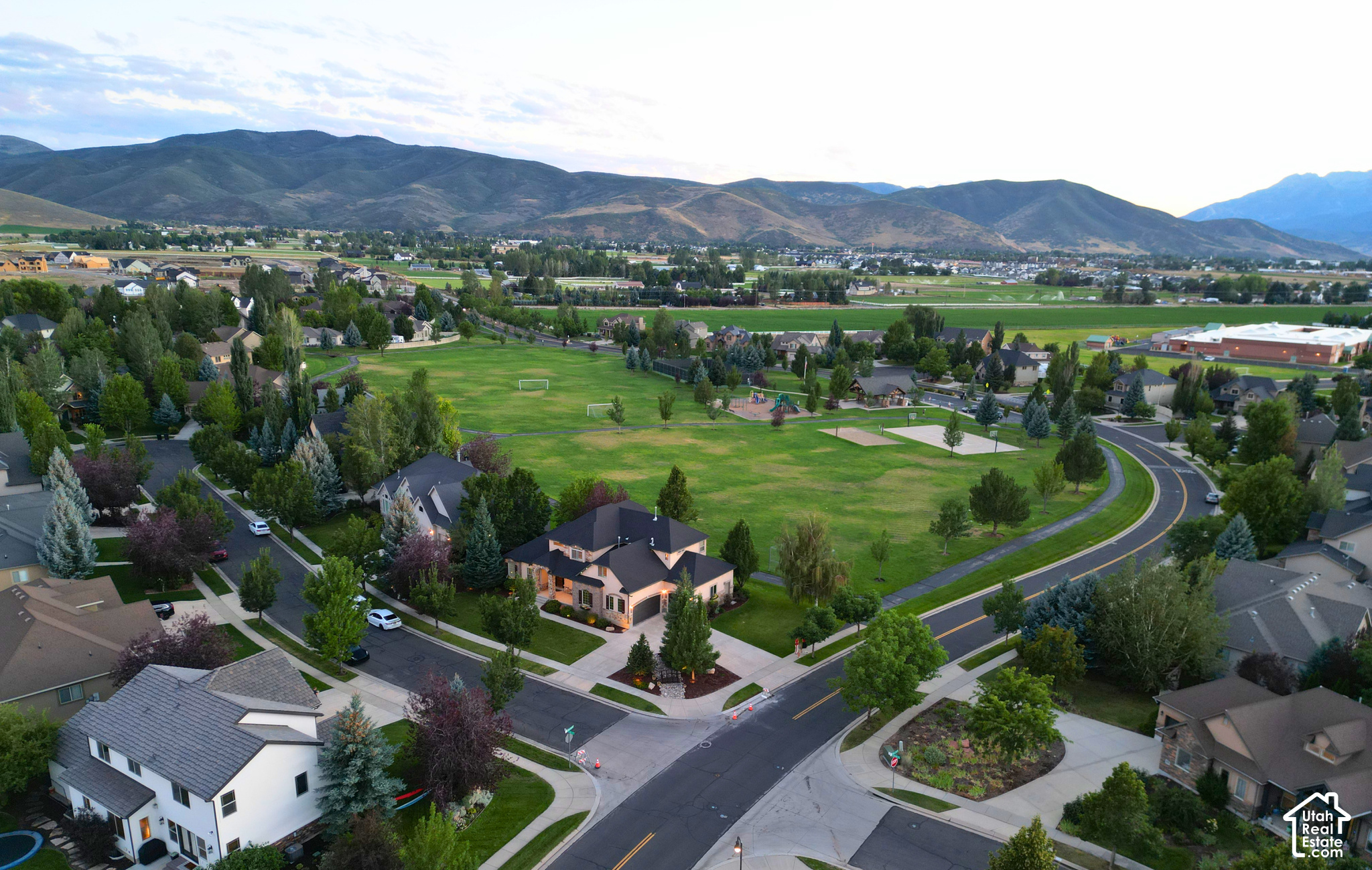 main property photo 34