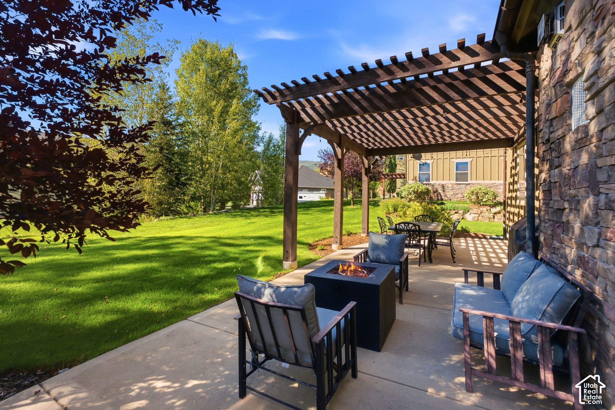 main property photo 35