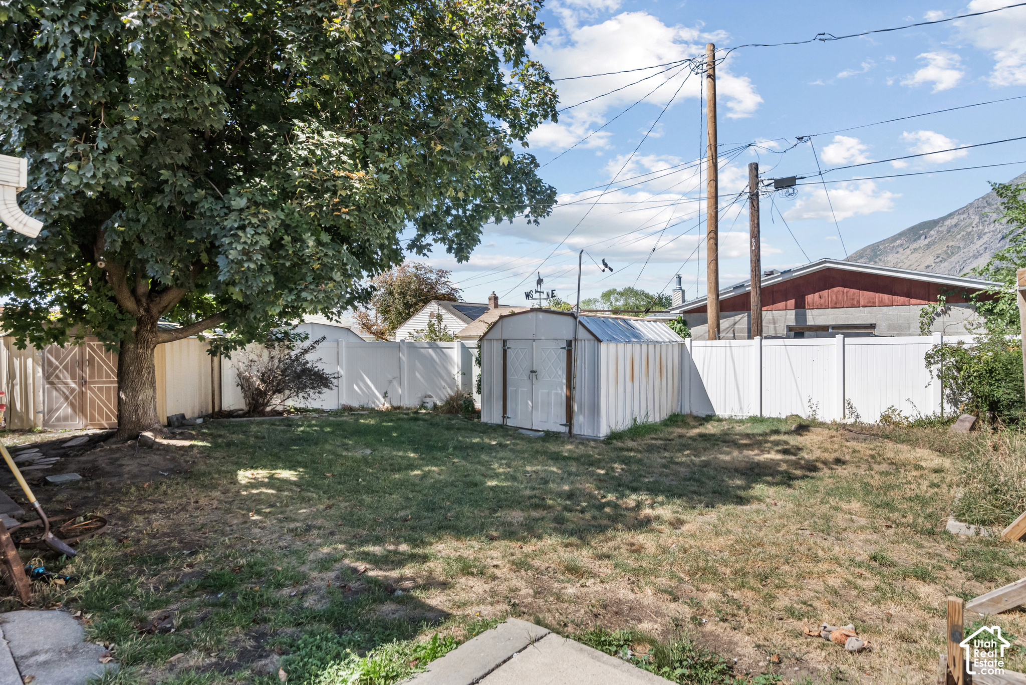 main property photo 23