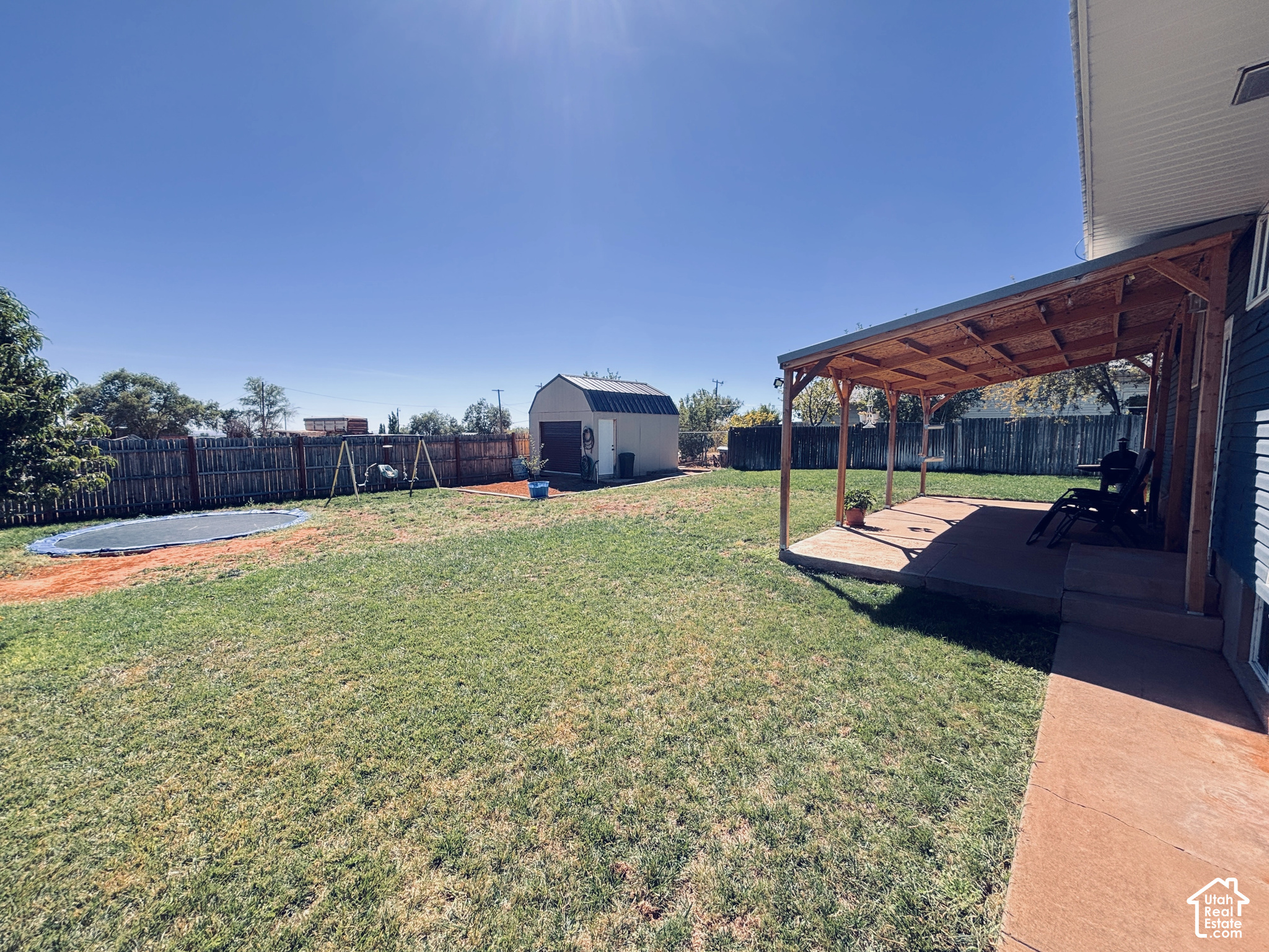 main property photo 32