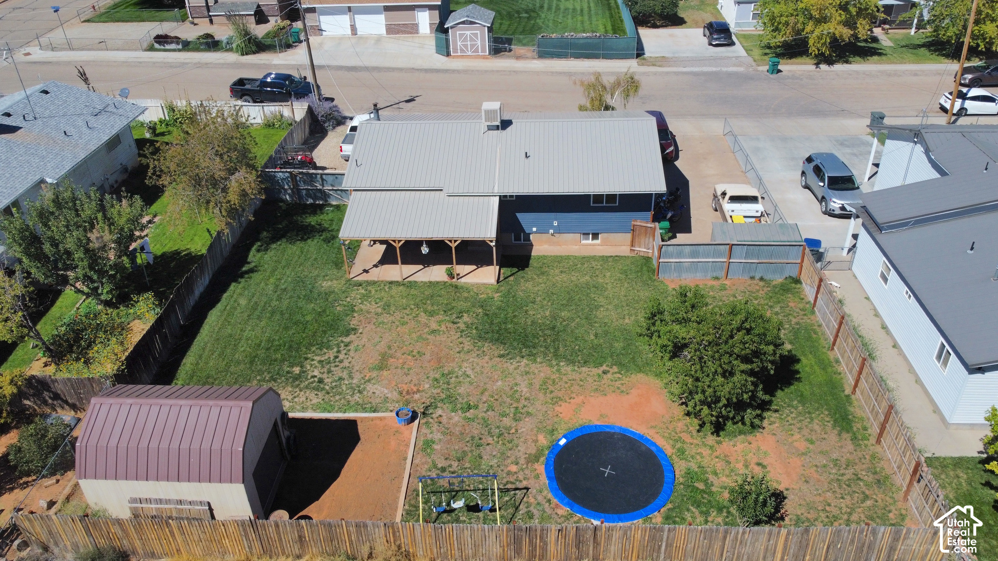 main property photo 40
