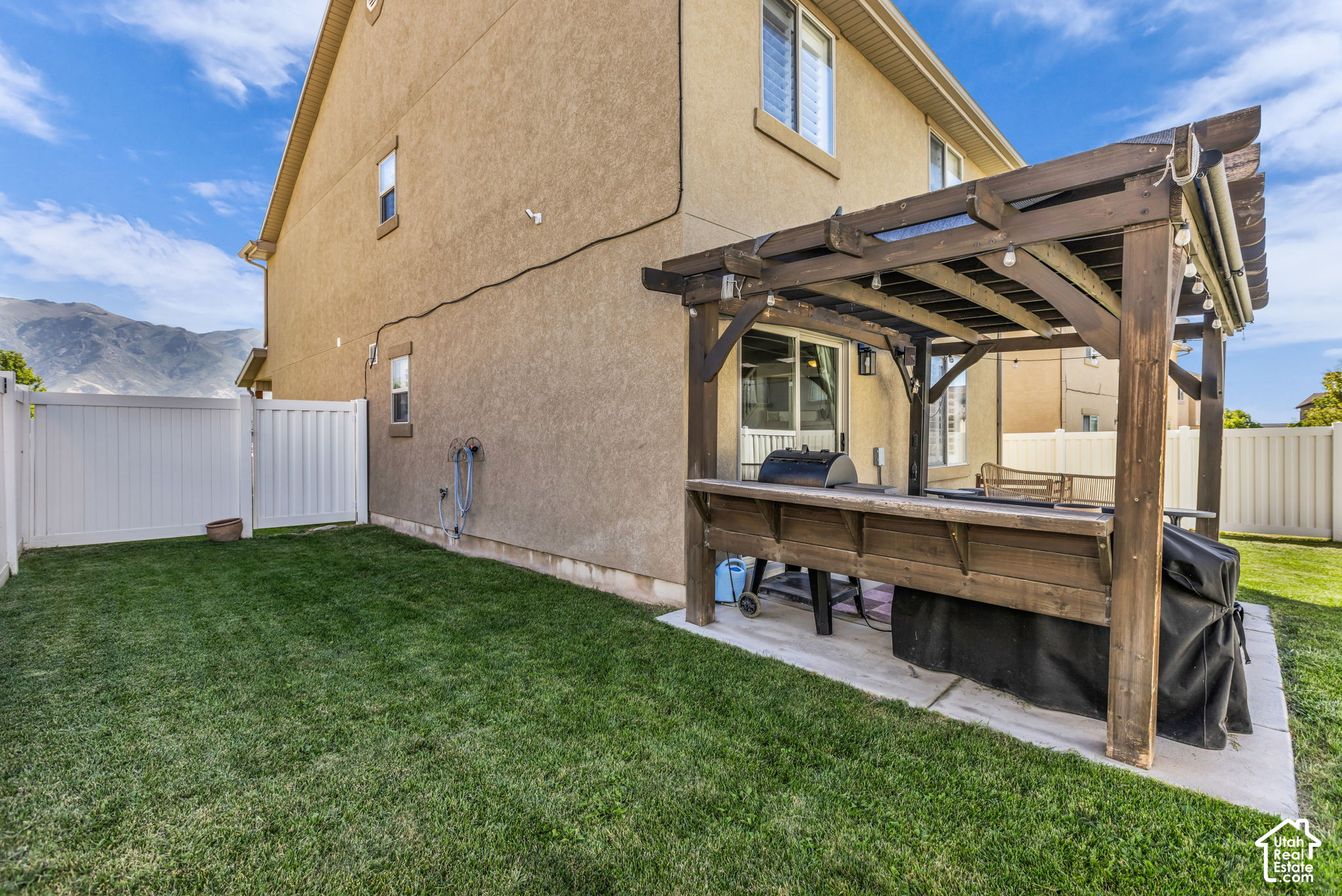 main property photo 20