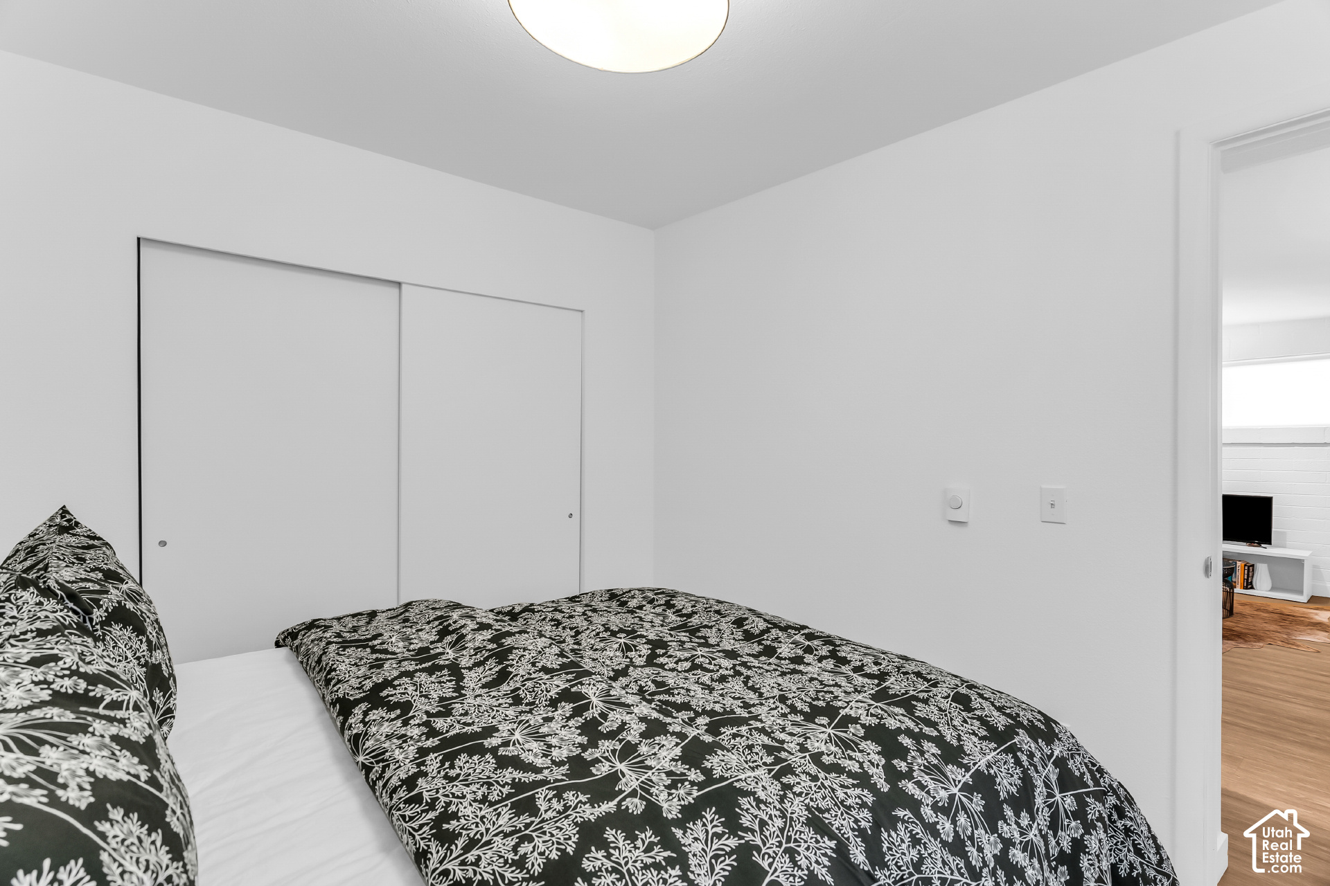 property viewer photo 14
