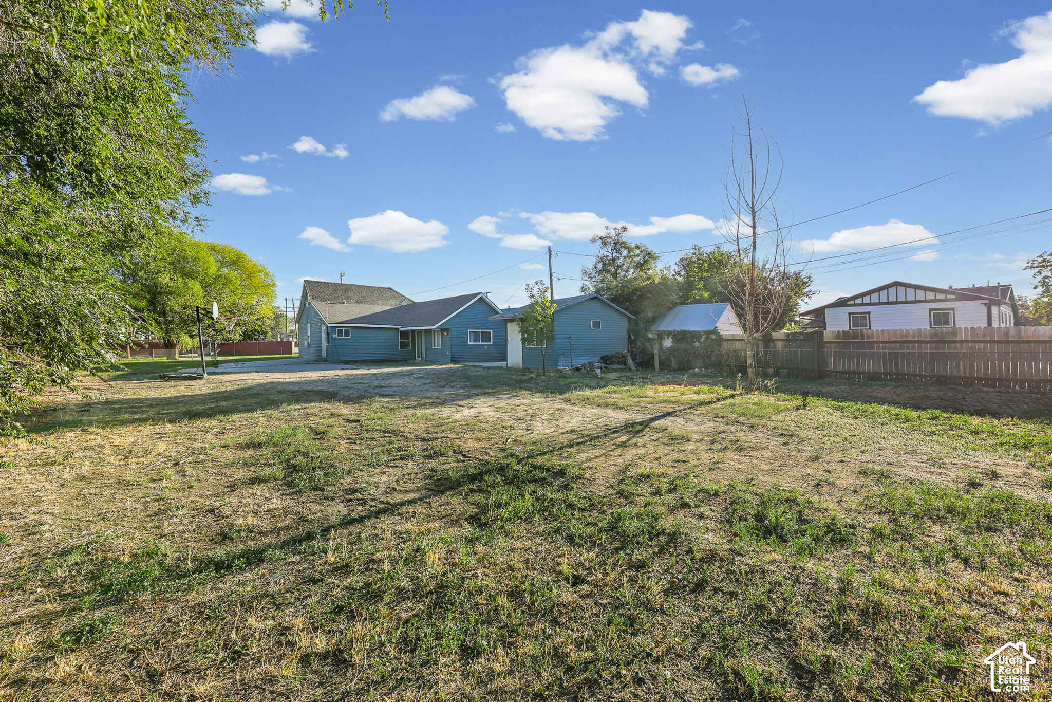 main property photo 20