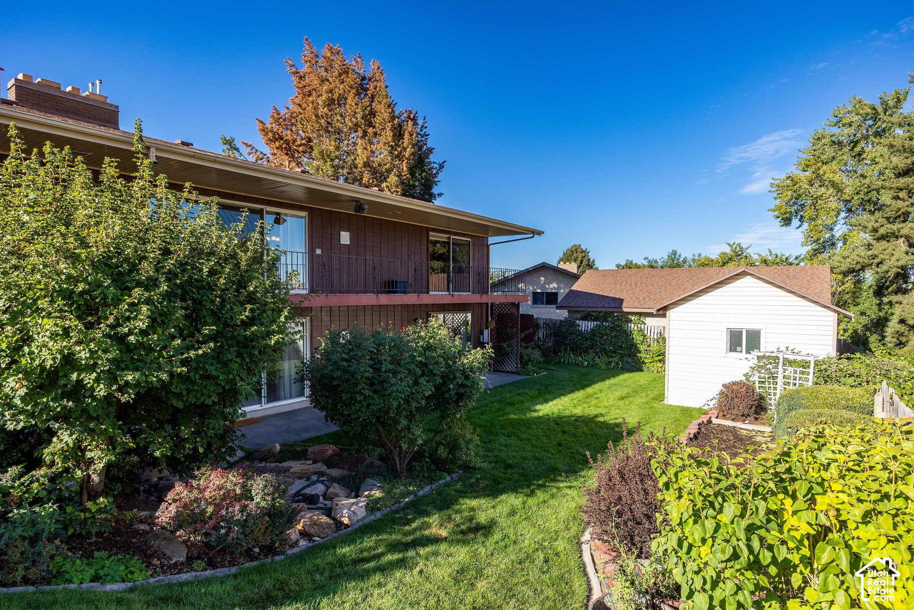 main property photo 37