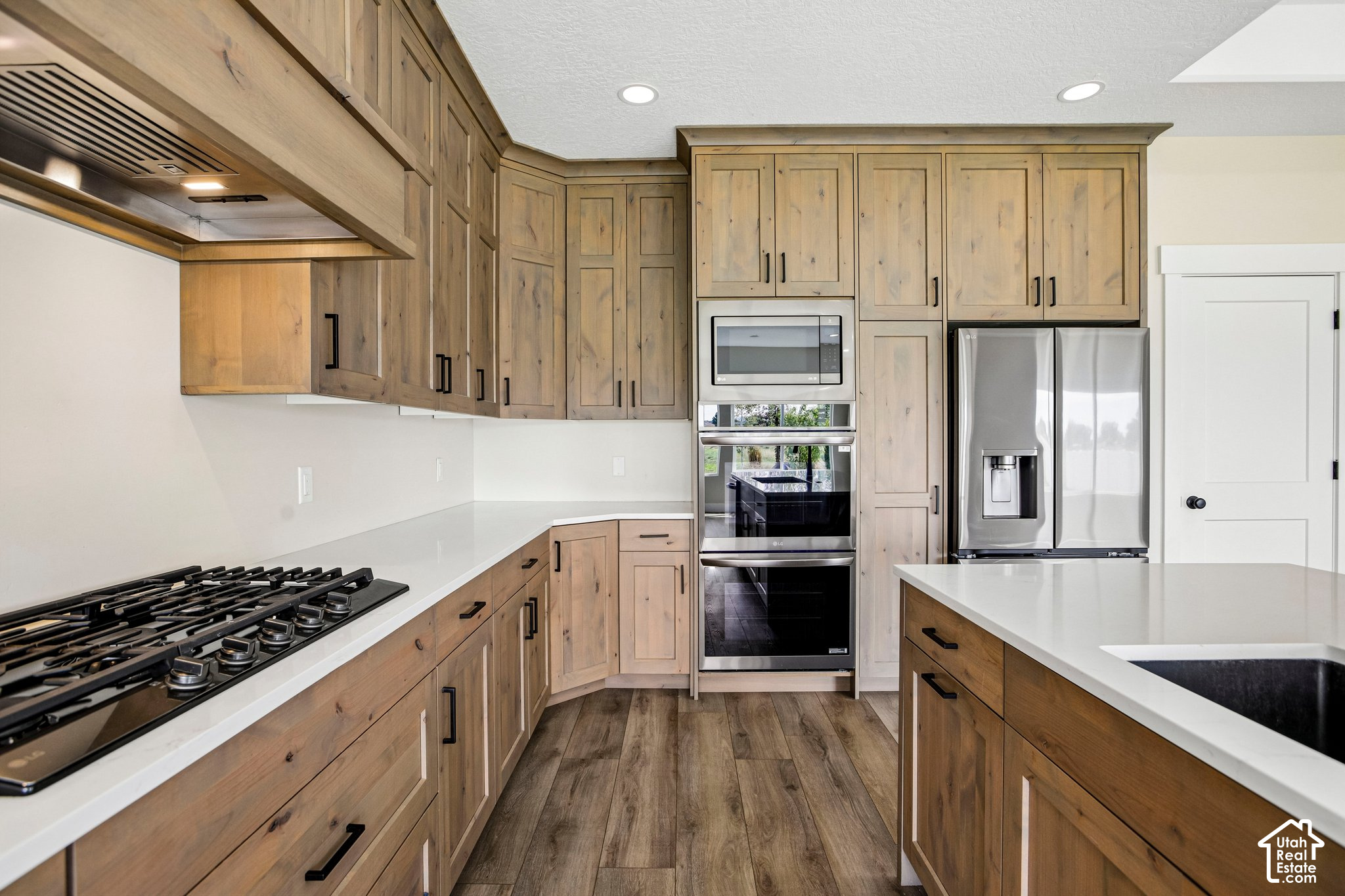 main property photo 15