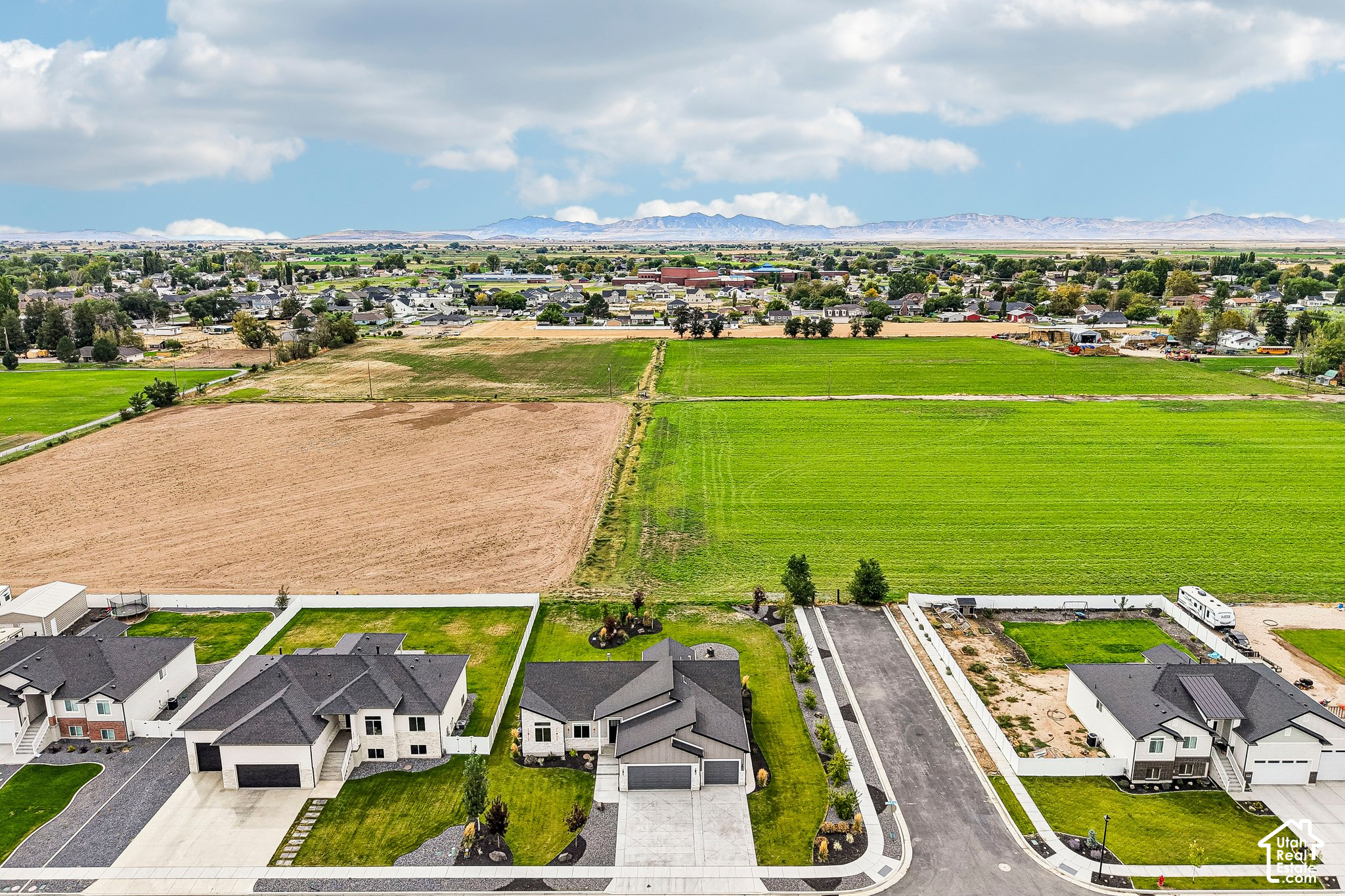 main property photo 48