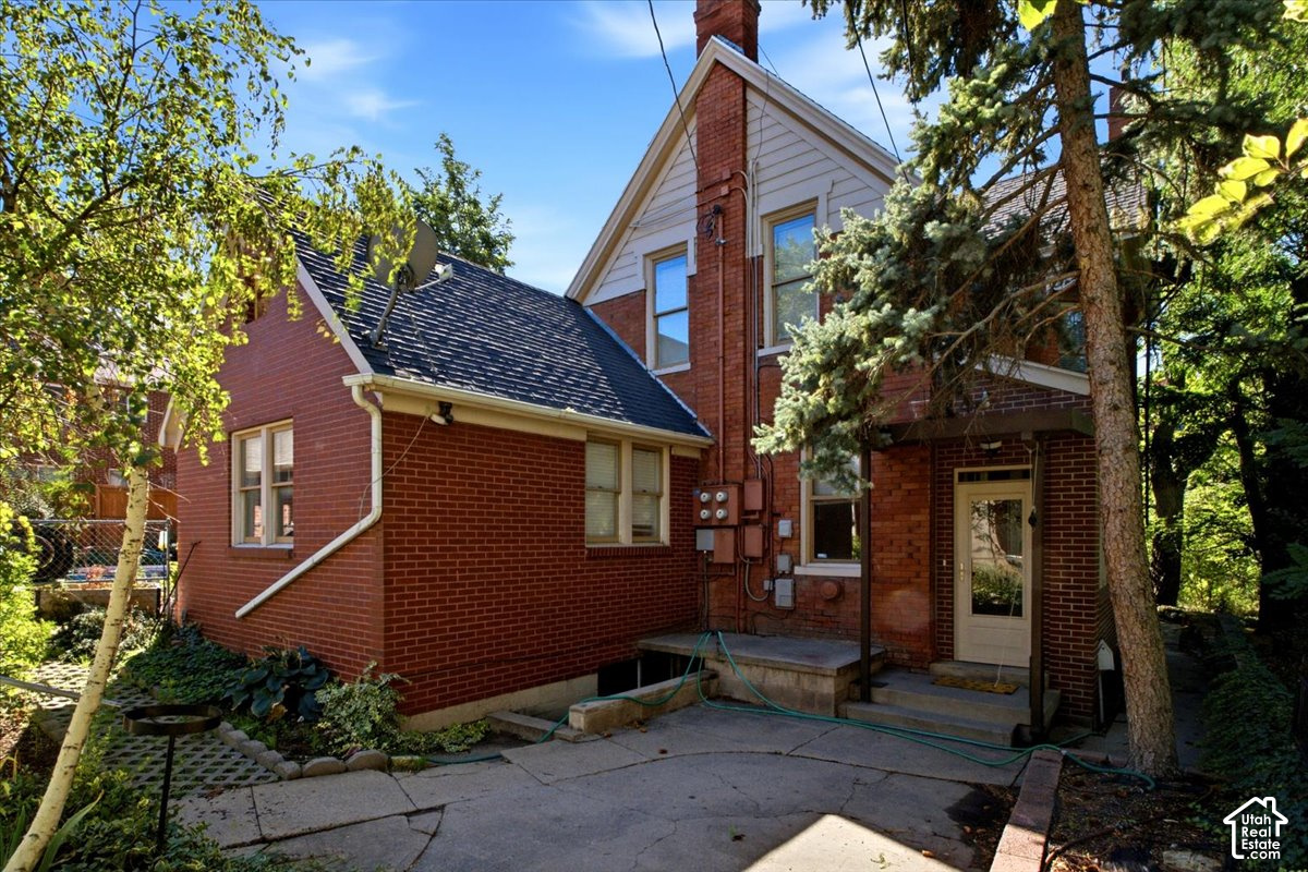 main property photo 32
